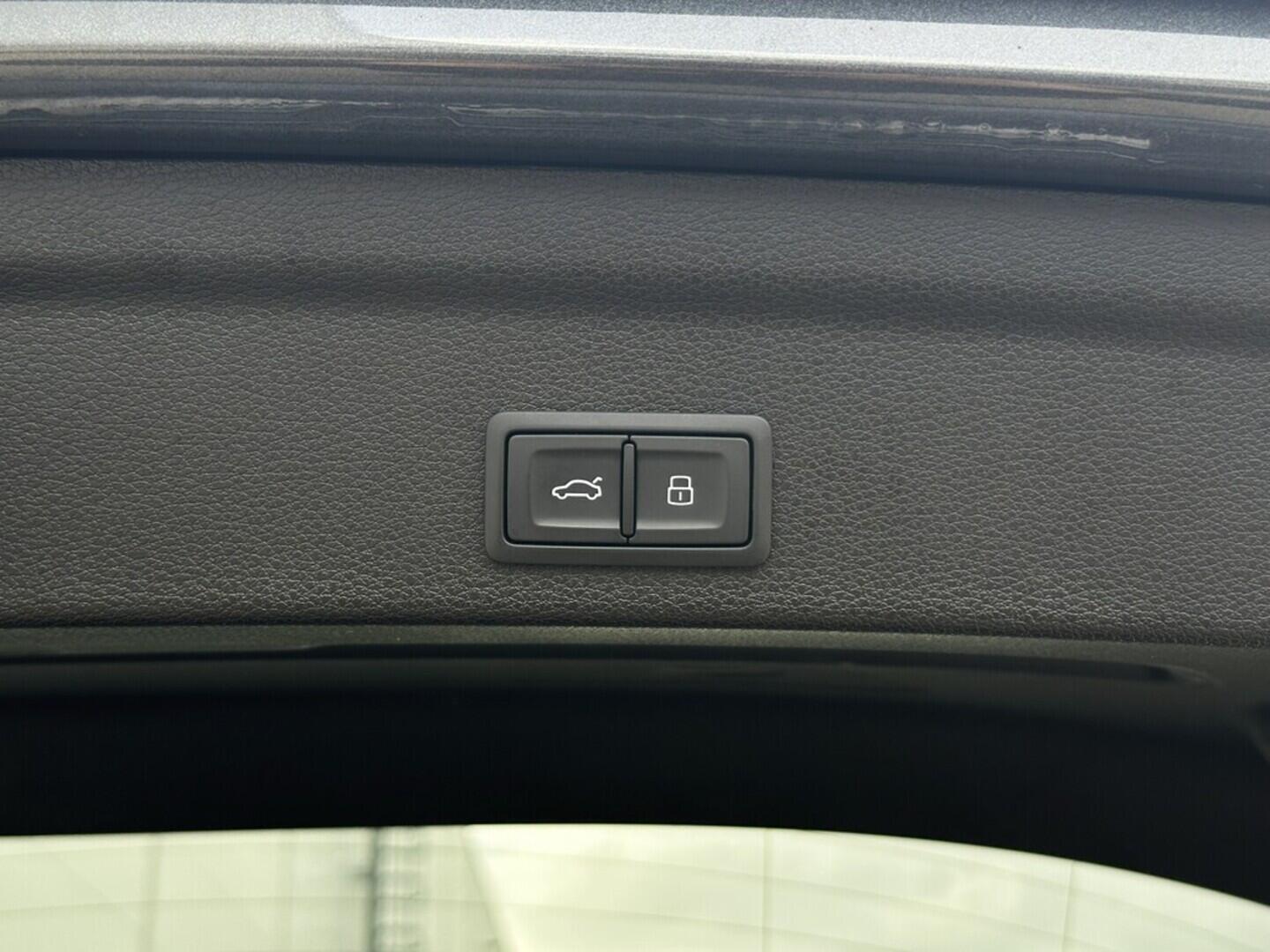 O619V07373_36.webp_Q3 SPORTBACK S-line 1.5 TSI 110 kW automat, DPH