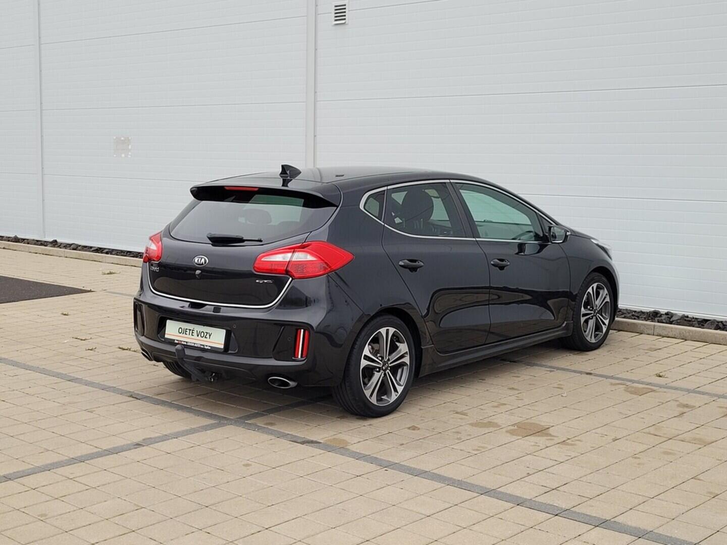 O619V07379_13.webp_CEED GT-line 1.6 CRDi 100 kW manuál