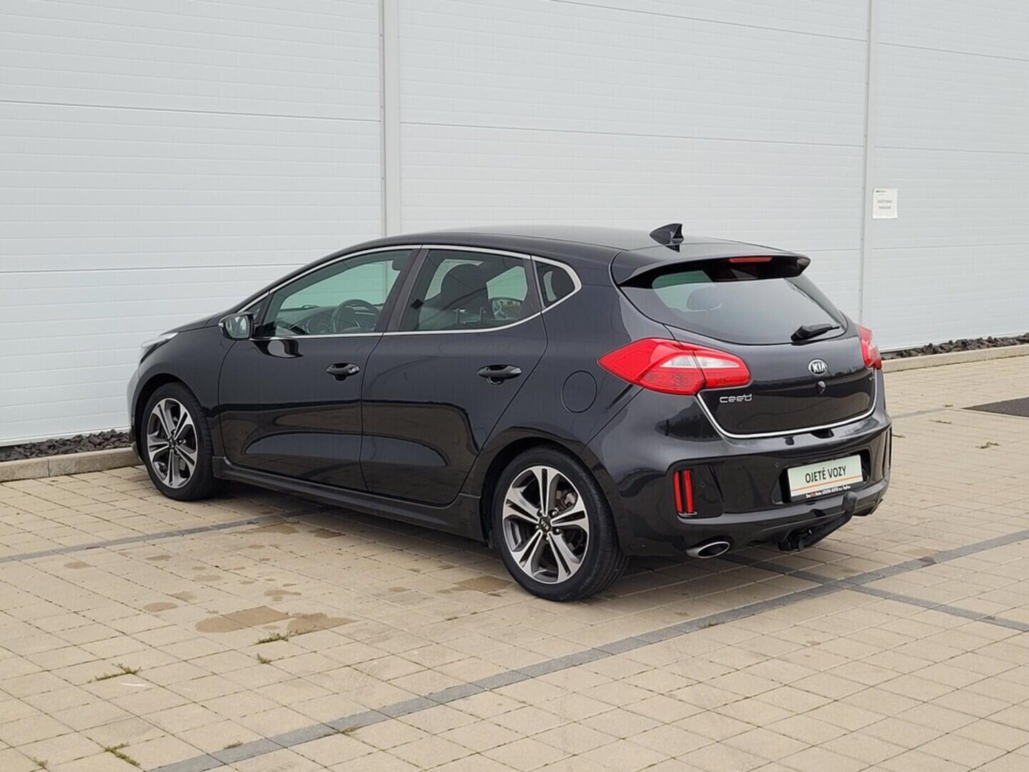 O619V07379_14.webp_CEED GT-line 1.6 CRDi 100 kW manuál