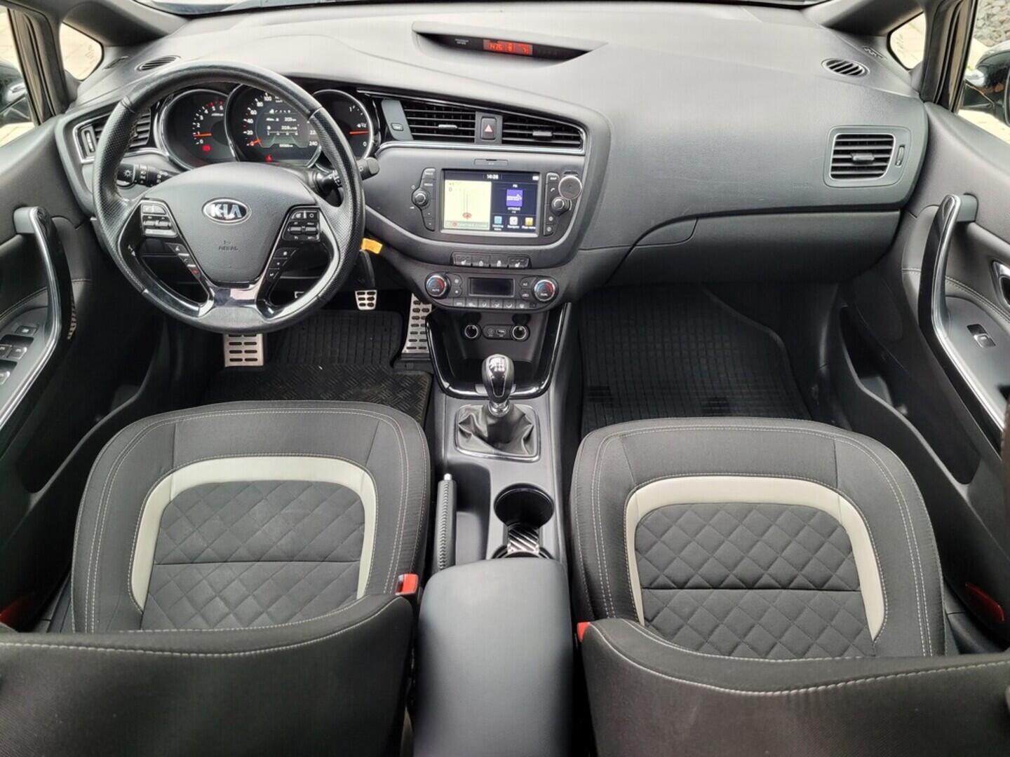 O619V07379_16.webp_CEED GT-line 1.6 CRDi 100 kW manuál