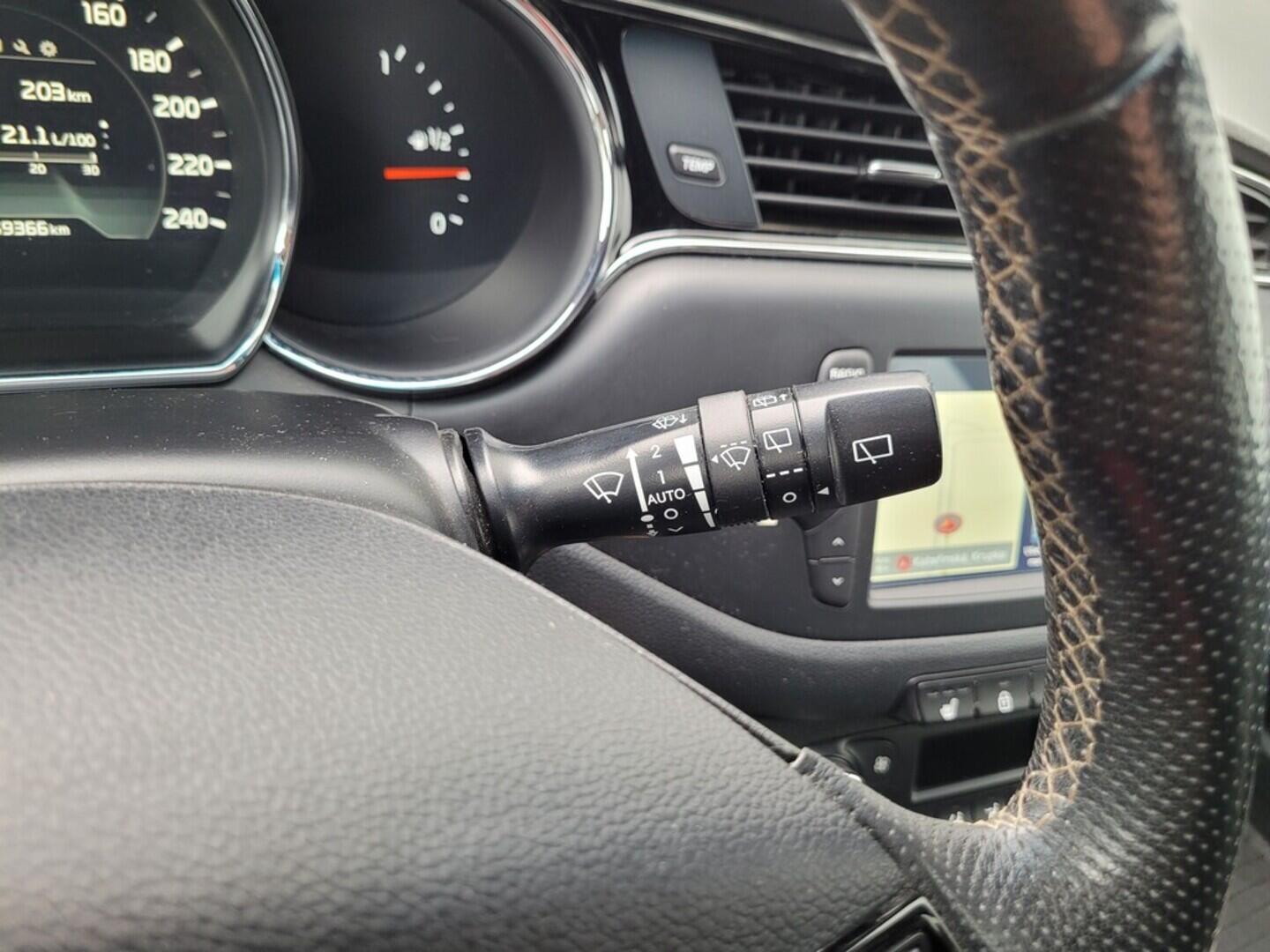 O619V07379_22.webp_CEED GT-line 1.6 CRDi 100 kW manuál