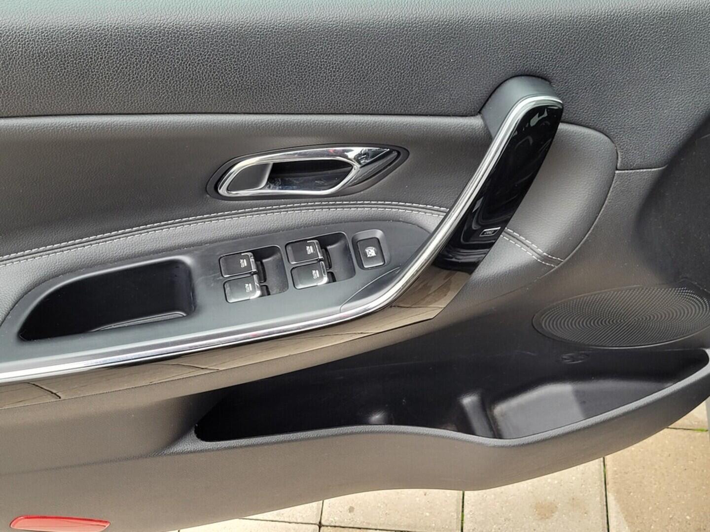 O619V07379_30.webp_CEED GT-line 1.6 CRDi 100 kW manuál