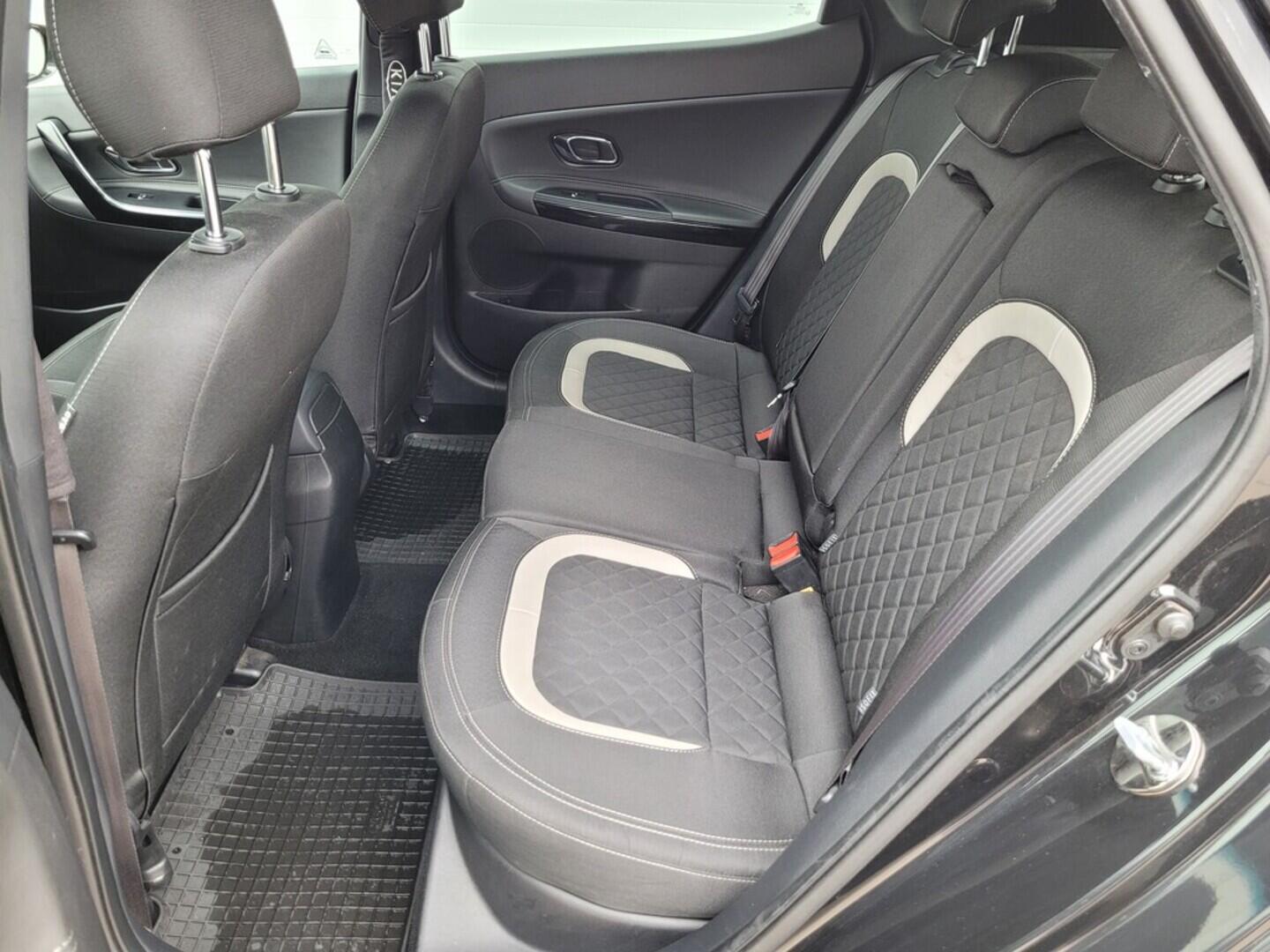 O619V07379_33.webp_CEED GT-line 1.6 CRDi 100 kW manuál