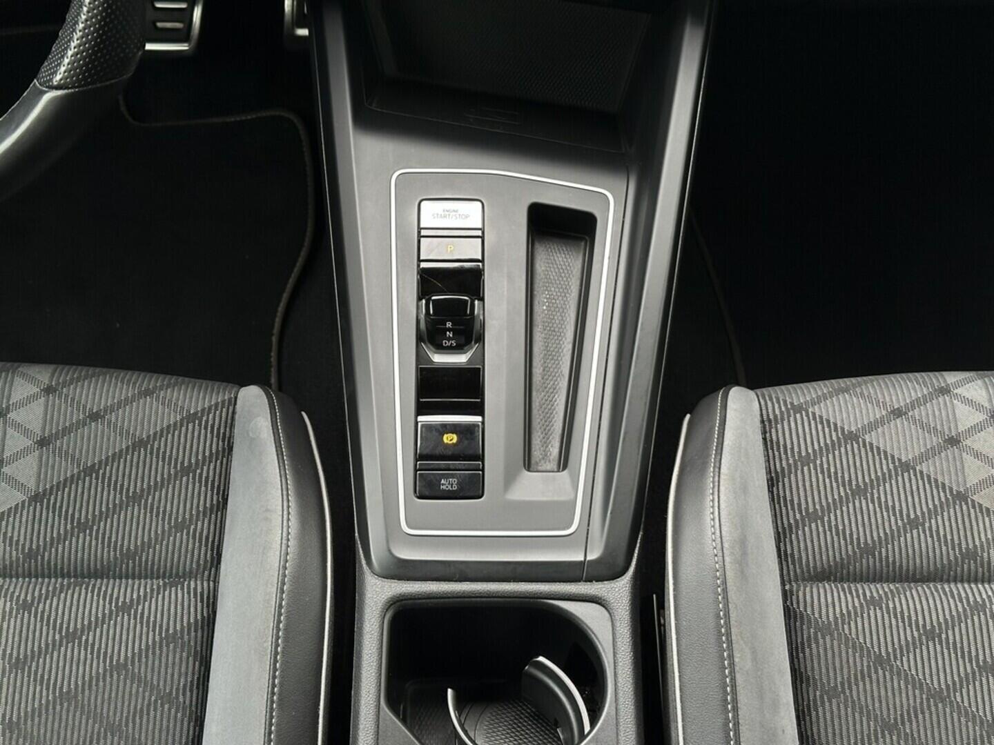 O619V07382_21.webp_GOLF VARIANT R-line 2.0 TDI 110 kW automat, DPH