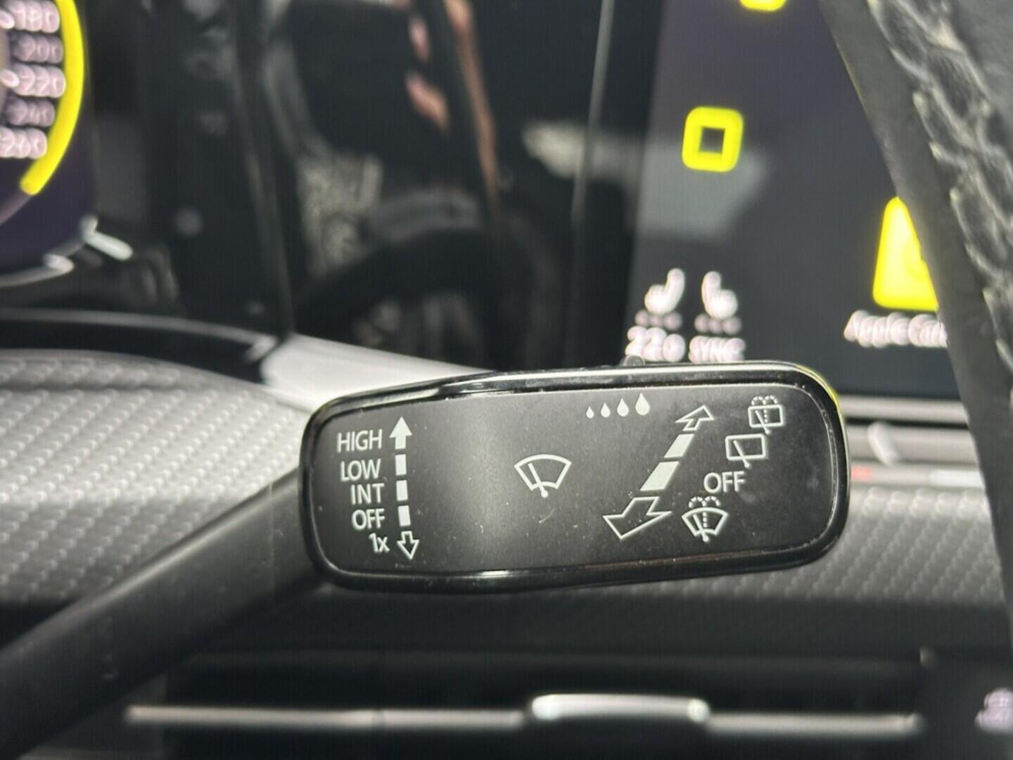 O619V07382_28.webp_GOLF VARIANT R-line 2.0 TDI 110 kW automat, DPH
