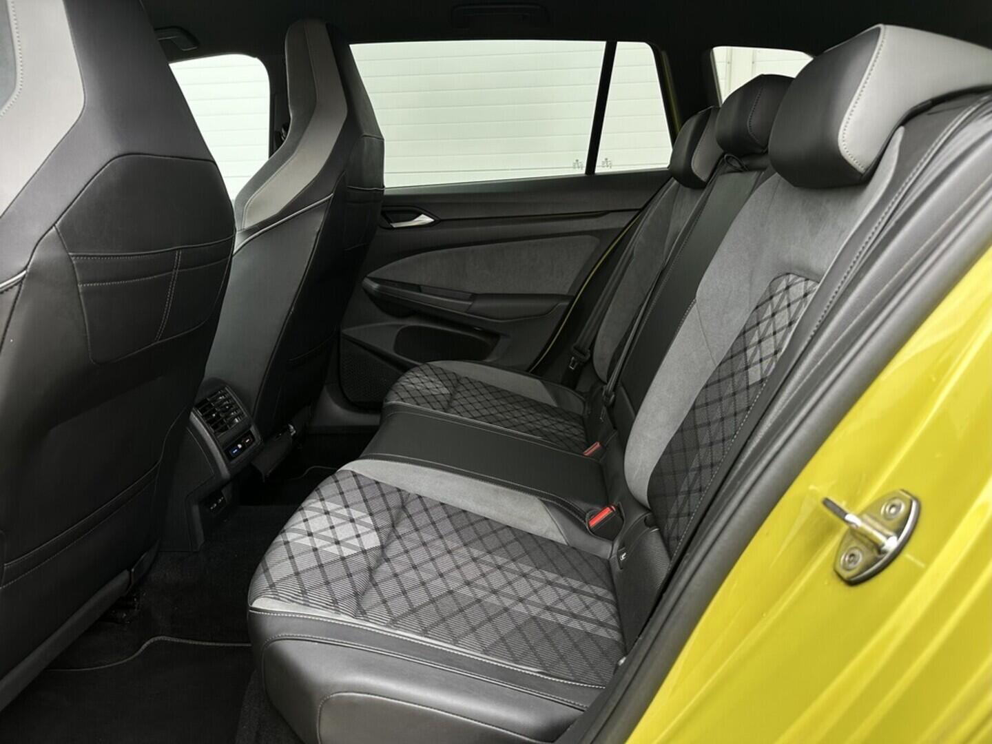 O619V07382_31.webp_GOLF VARIANT R-line 2.0 TDI 110 kW automat, DPH
