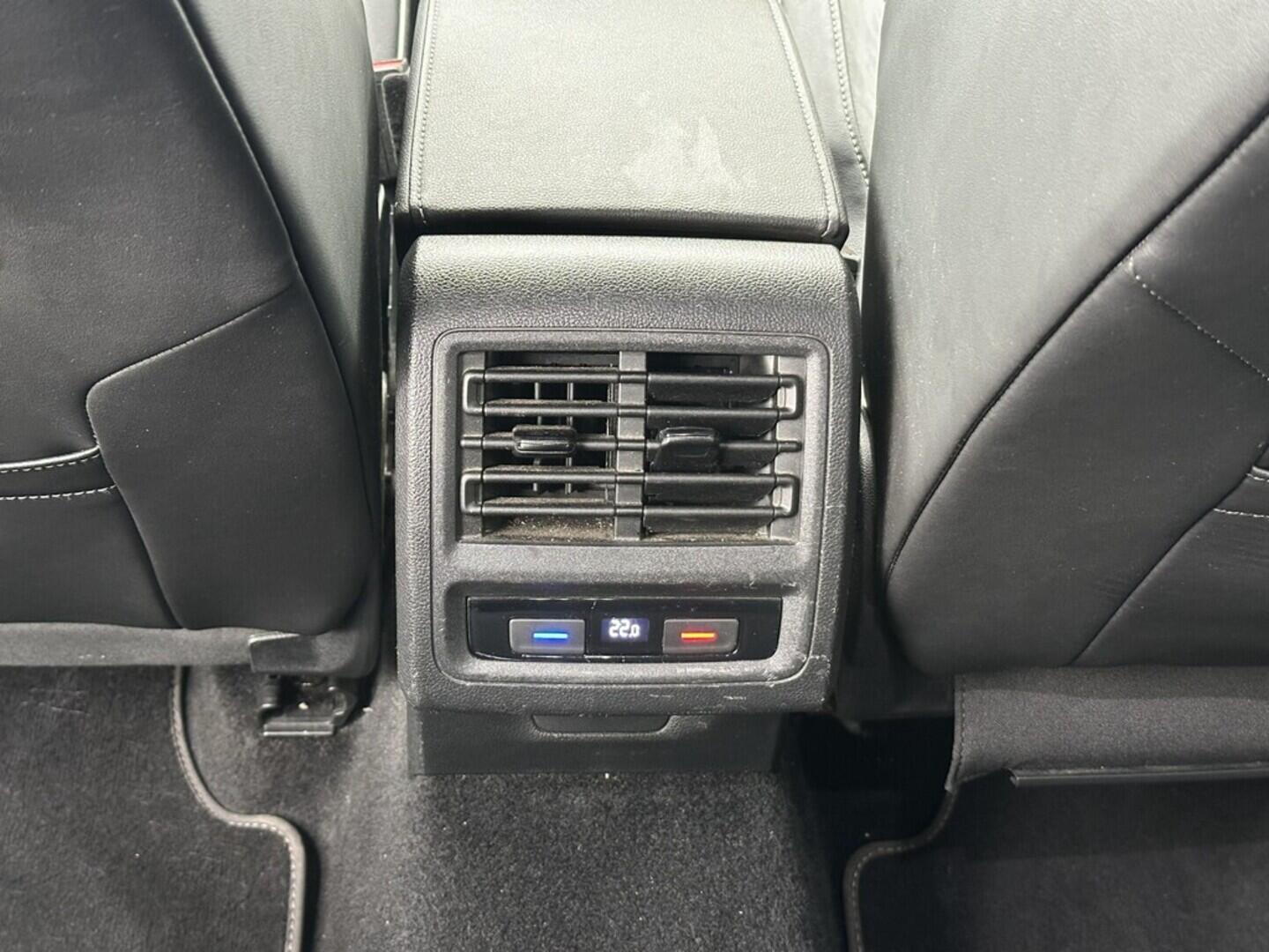 O619V07382_32.webp_GOLF VARIANT R-line 2.0 TDI 110 kW automat, DPH
