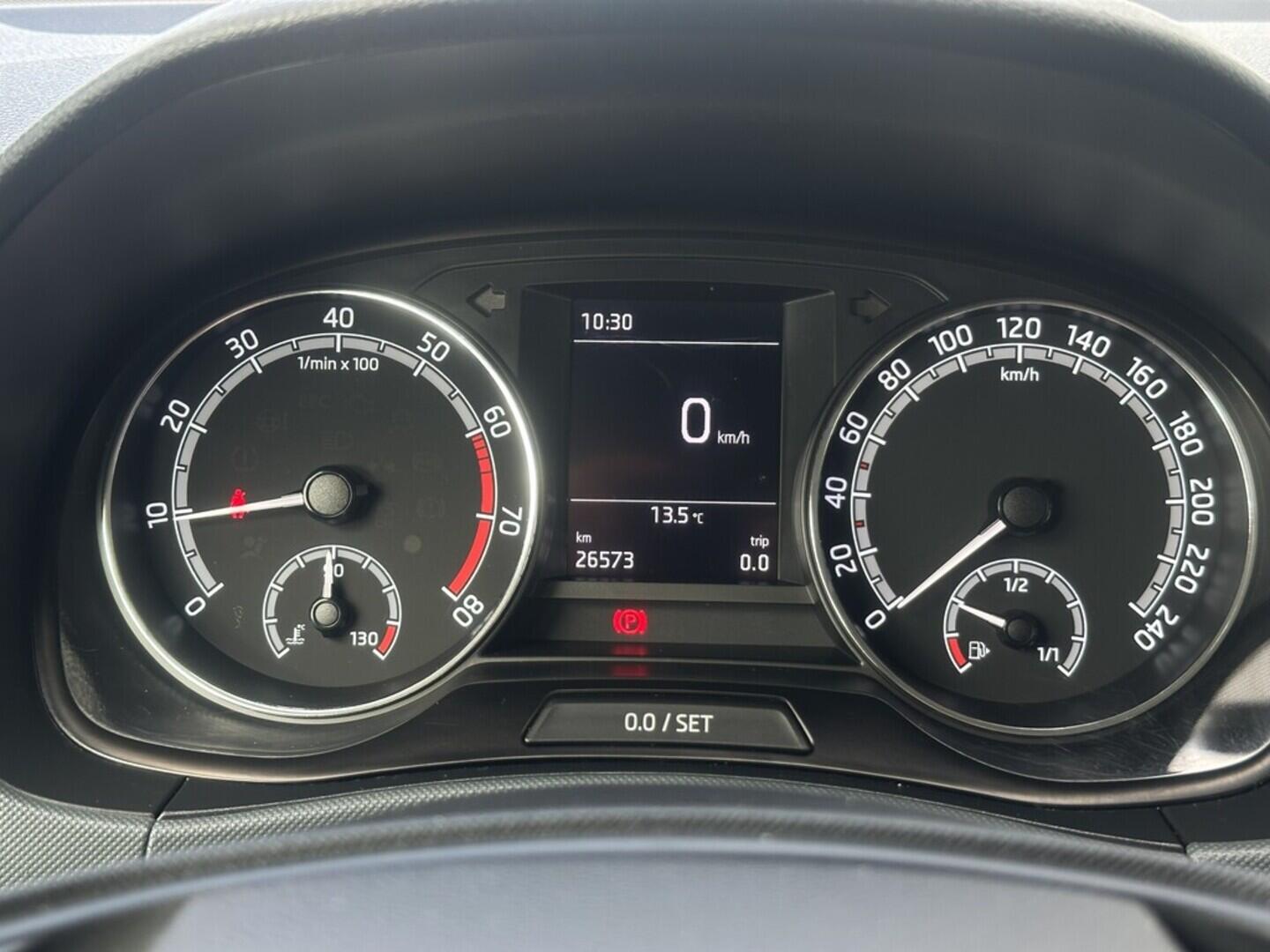 O619V07384_19.webp_FABIA Active 1.0 TSI 70 kW manuál