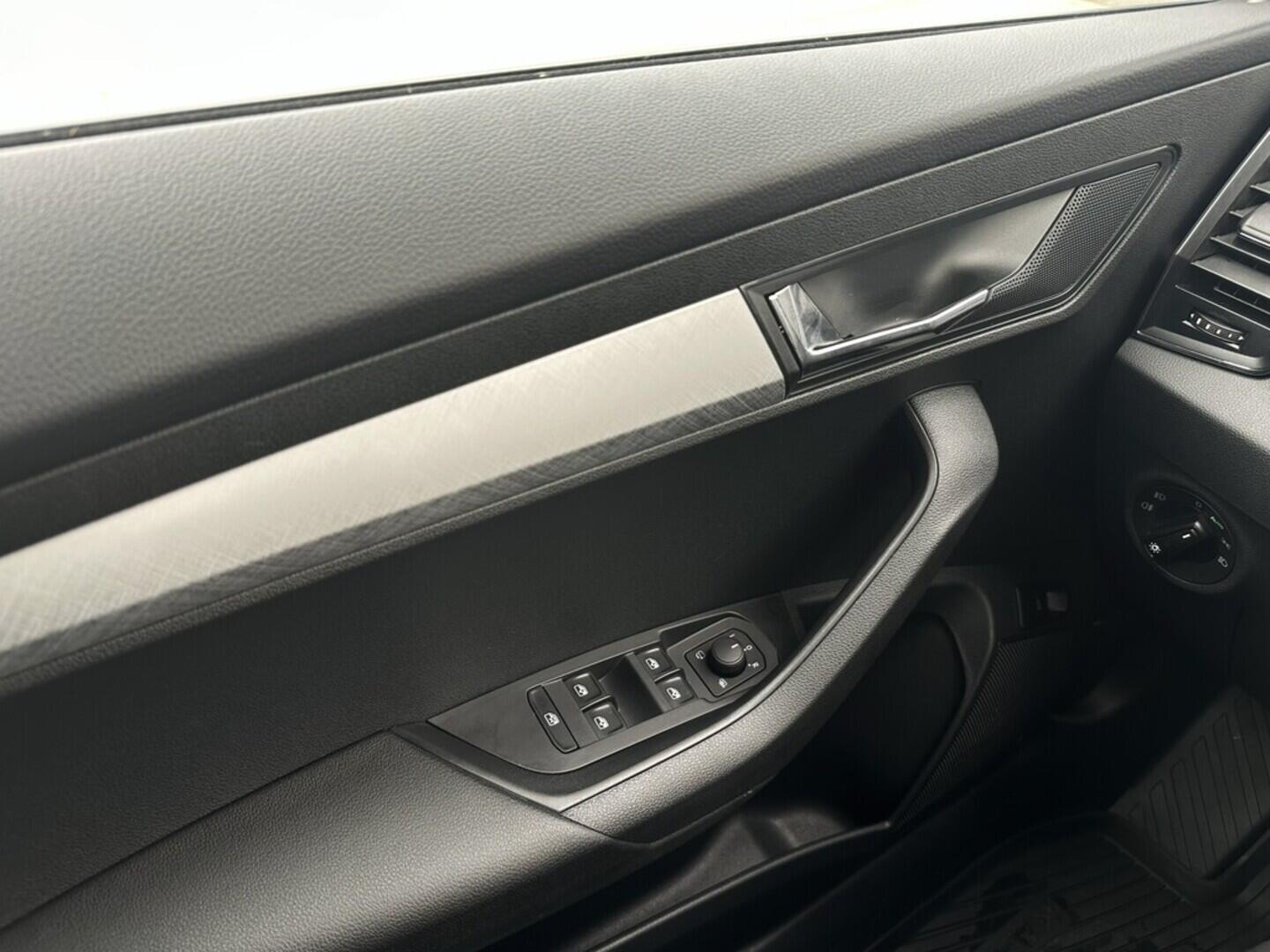 O619V07386_21.webp_KAROQ Ambition 1.5 TSI 110 kW manuál, DPH