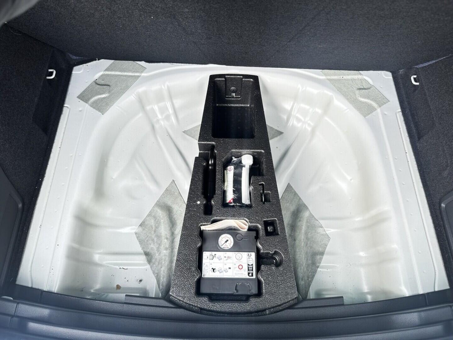 O619V07386_31.webp_KAROQ Ambition 1.5 TSI 110 kW manuál, DPH