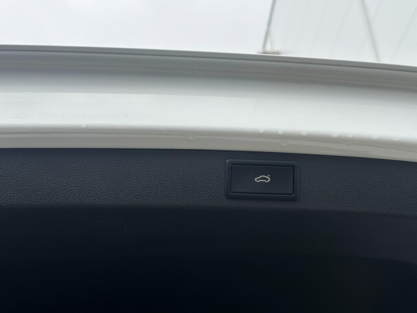 O619V07386_32.webp_KAROQ Ambition 1.5 TSI 110 kW manuál, DPH