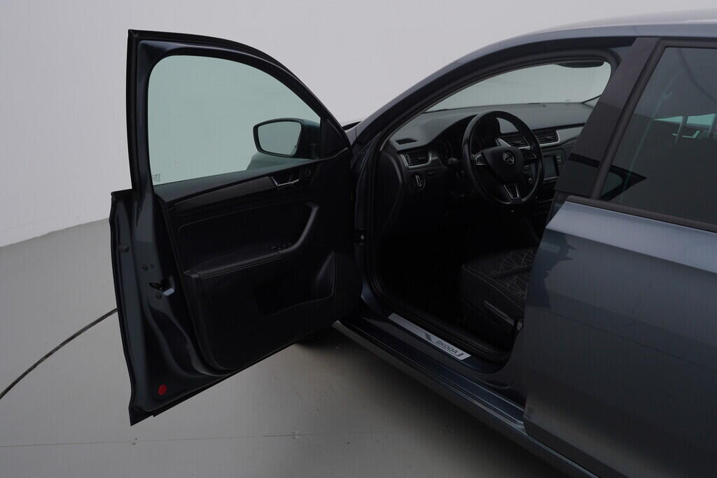 O619V07392_18.webp_RAPID Fresh Drive 1.0 TSI 70 kW manuál