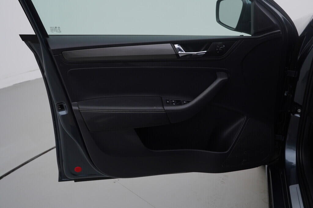 O619V07392_19.webp_RAPID Fresh Drive 1.0 TSI 70 kW manuál