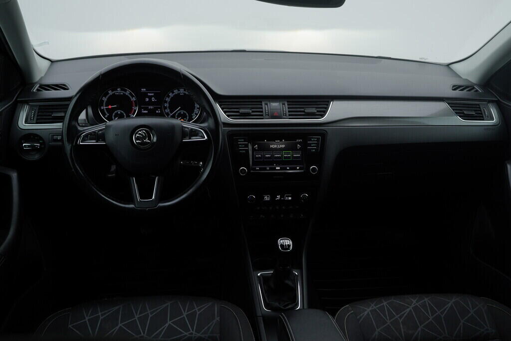 O619V07392_27.webp_RAPID Fresh Drive 1.0 TSI 70 kW manuál