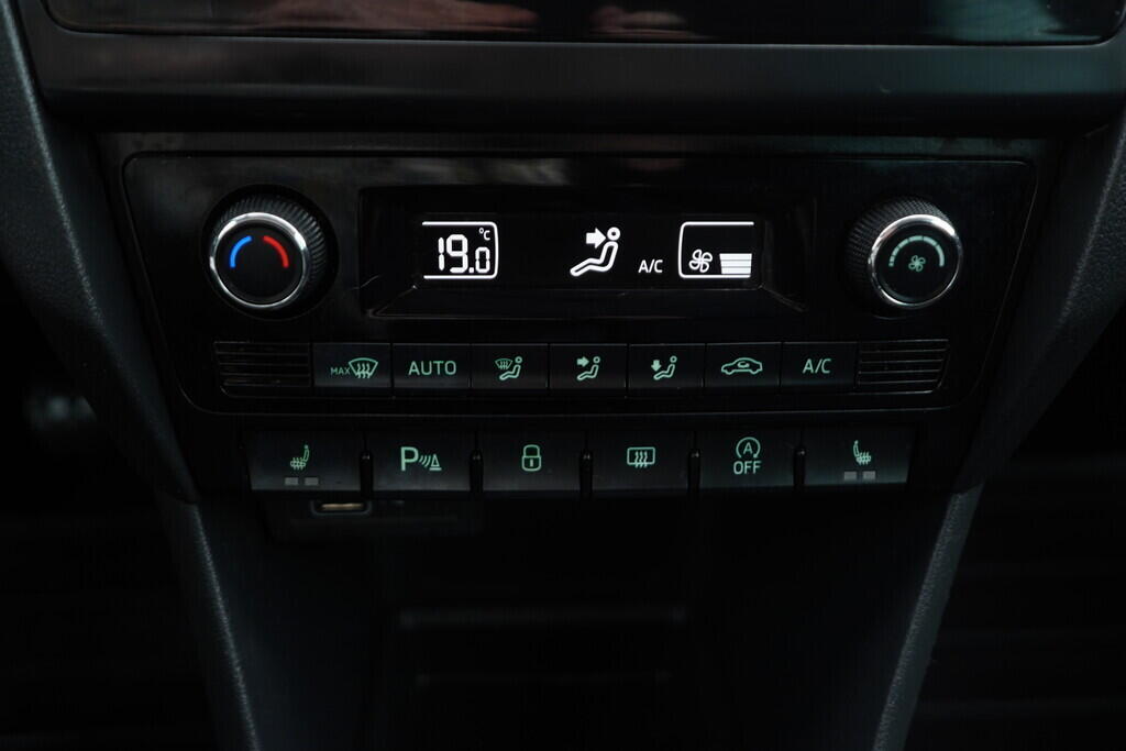 O619V07392_33.webp_RAPID Fresh Drive 1.0 TSI 70 kW manuál