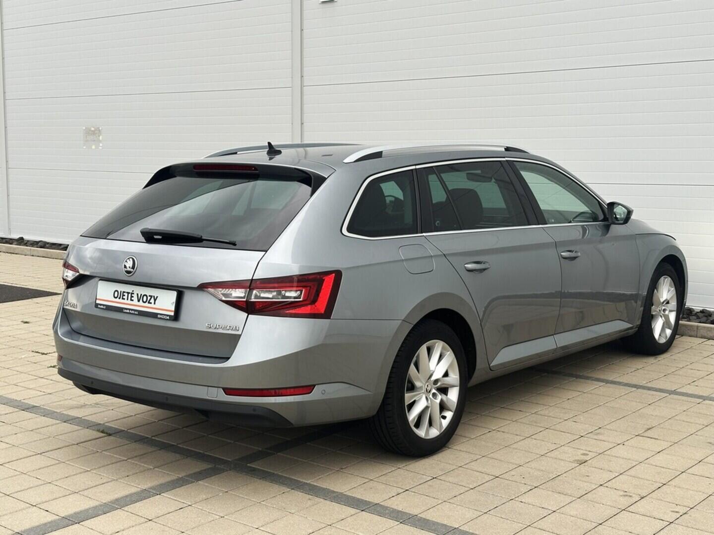 O619V07394_14.webp_SUPERB Style 1.6 TDI 88 kW automat