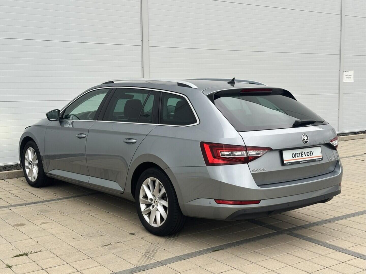 O619V07394_16.webp_SUPERB Style 1.6 TDI 88 kW automat