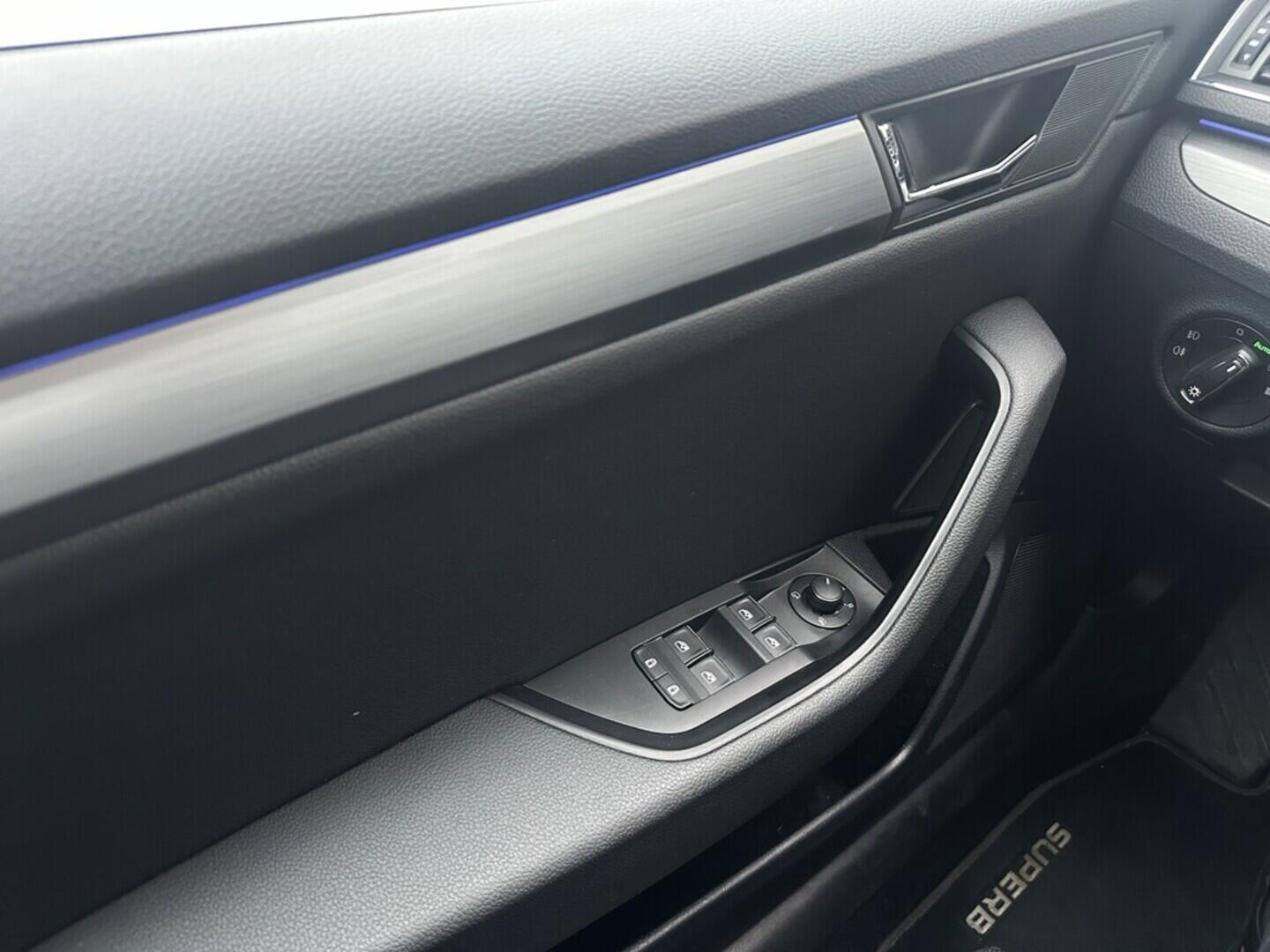 O619V07394_24.webp_SUPERB Style 1.6 TDI 88 kW automat