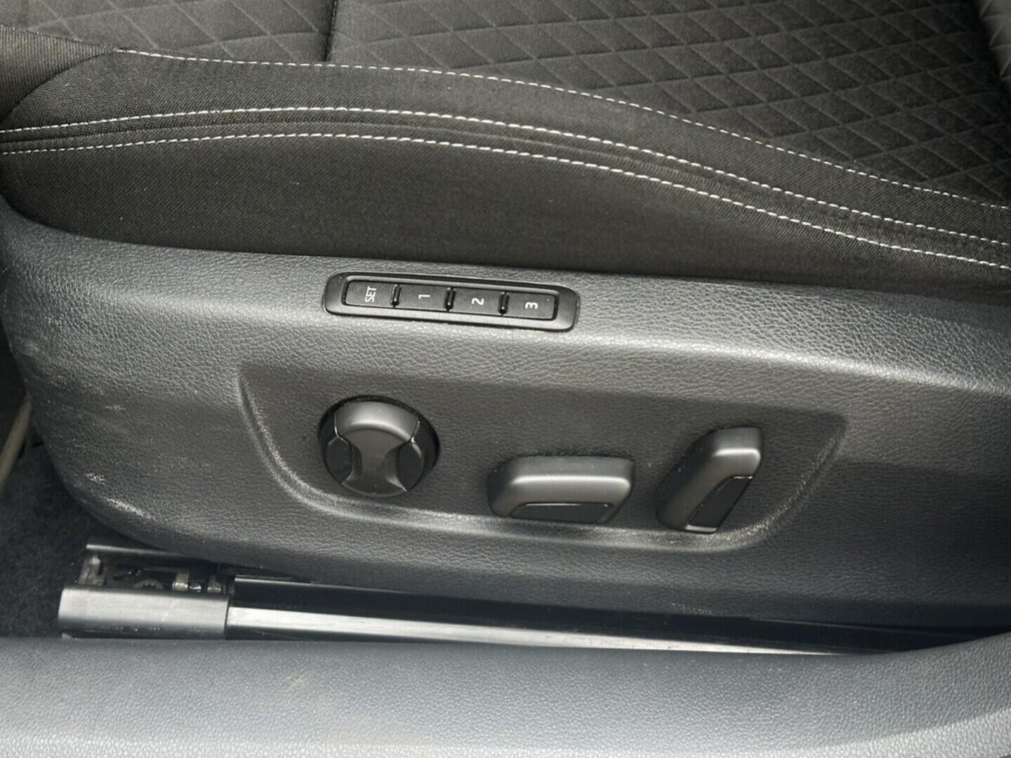 O619V07394_25.webp_SUPERB Style 1.6 TDI 88 kW automat