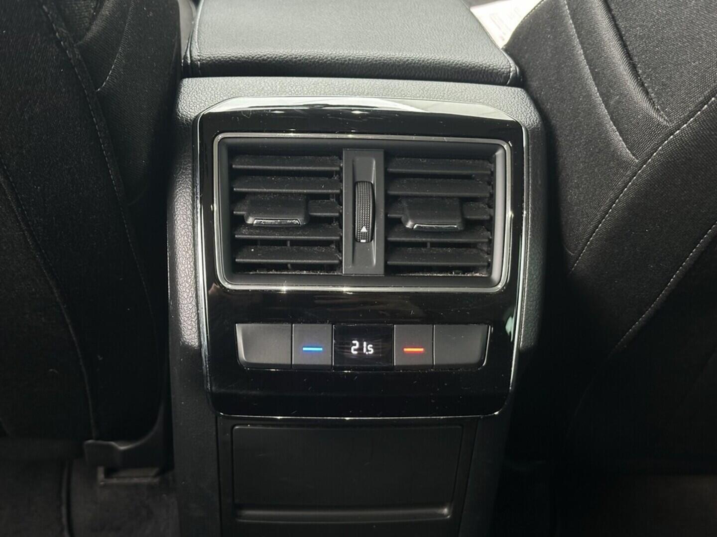 O619V07394_31.webp_SUPERB Style 1.6 TDI 88 kW automat
