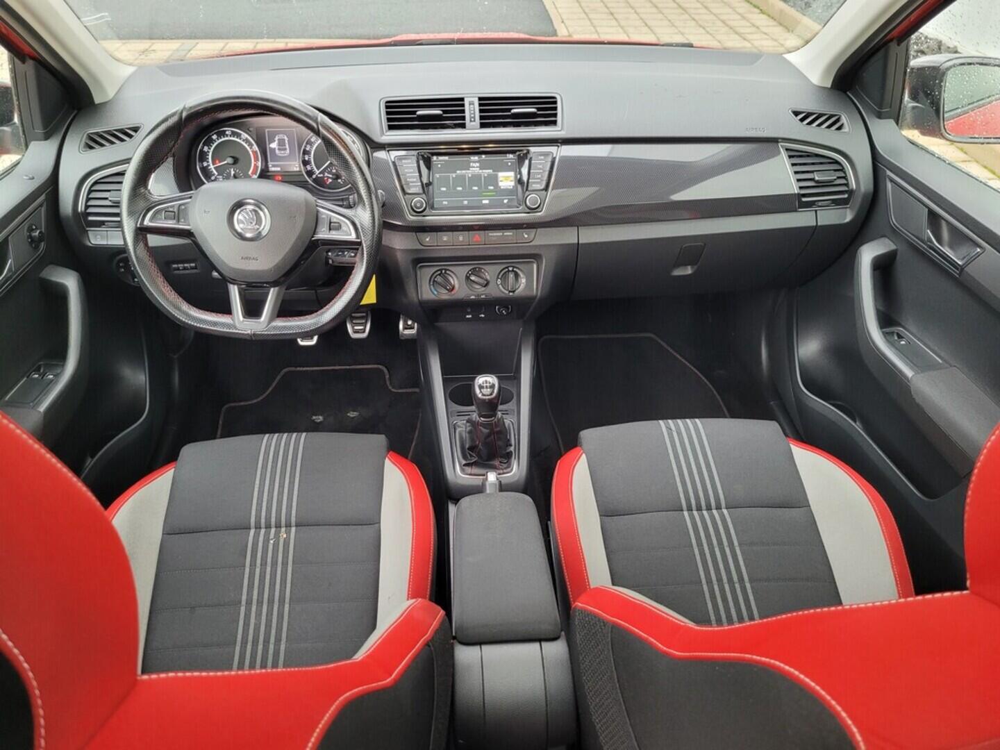 O619V07401_16.webp_FABIA Monte Carlo 1.2 TSI 66 kW manuál