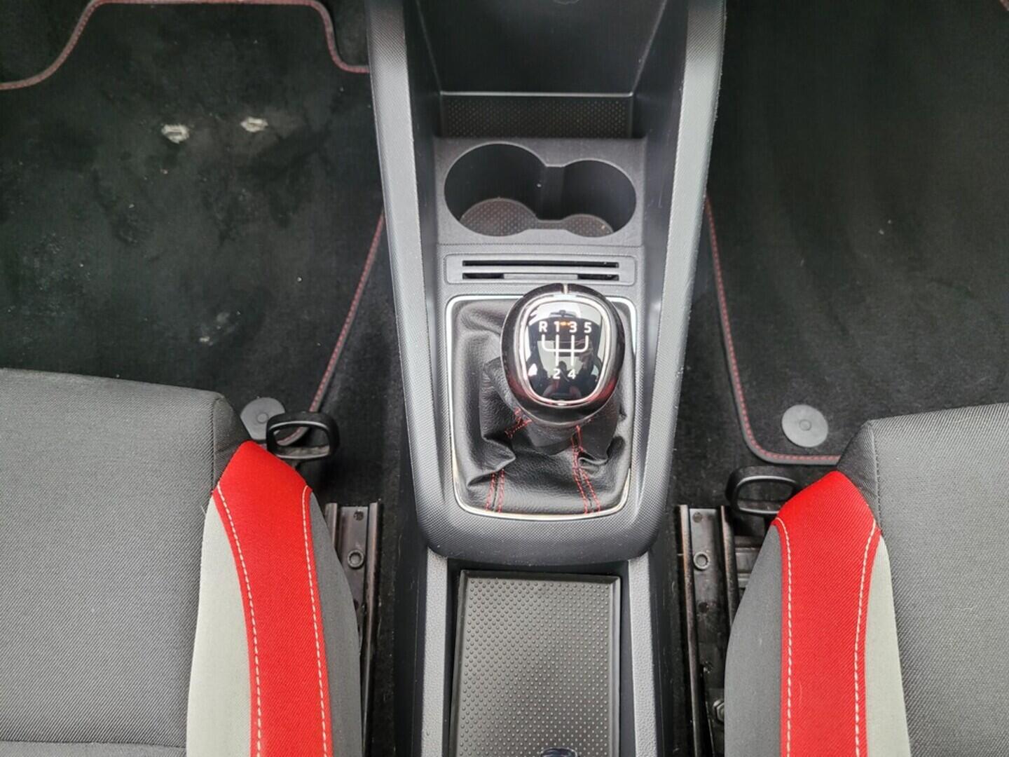 O619V07401_20.webp_FABIA Monte Carlo 1.2 TSI 66 kW manuál