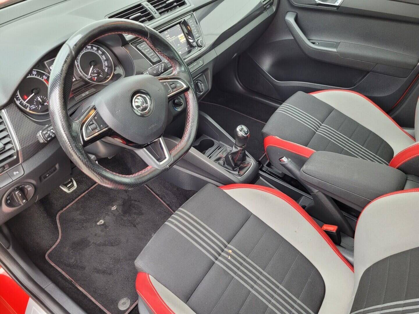 O619V07401_32.webp_FABIA Monte Carlo 1.2 TSI 66 kW manuál