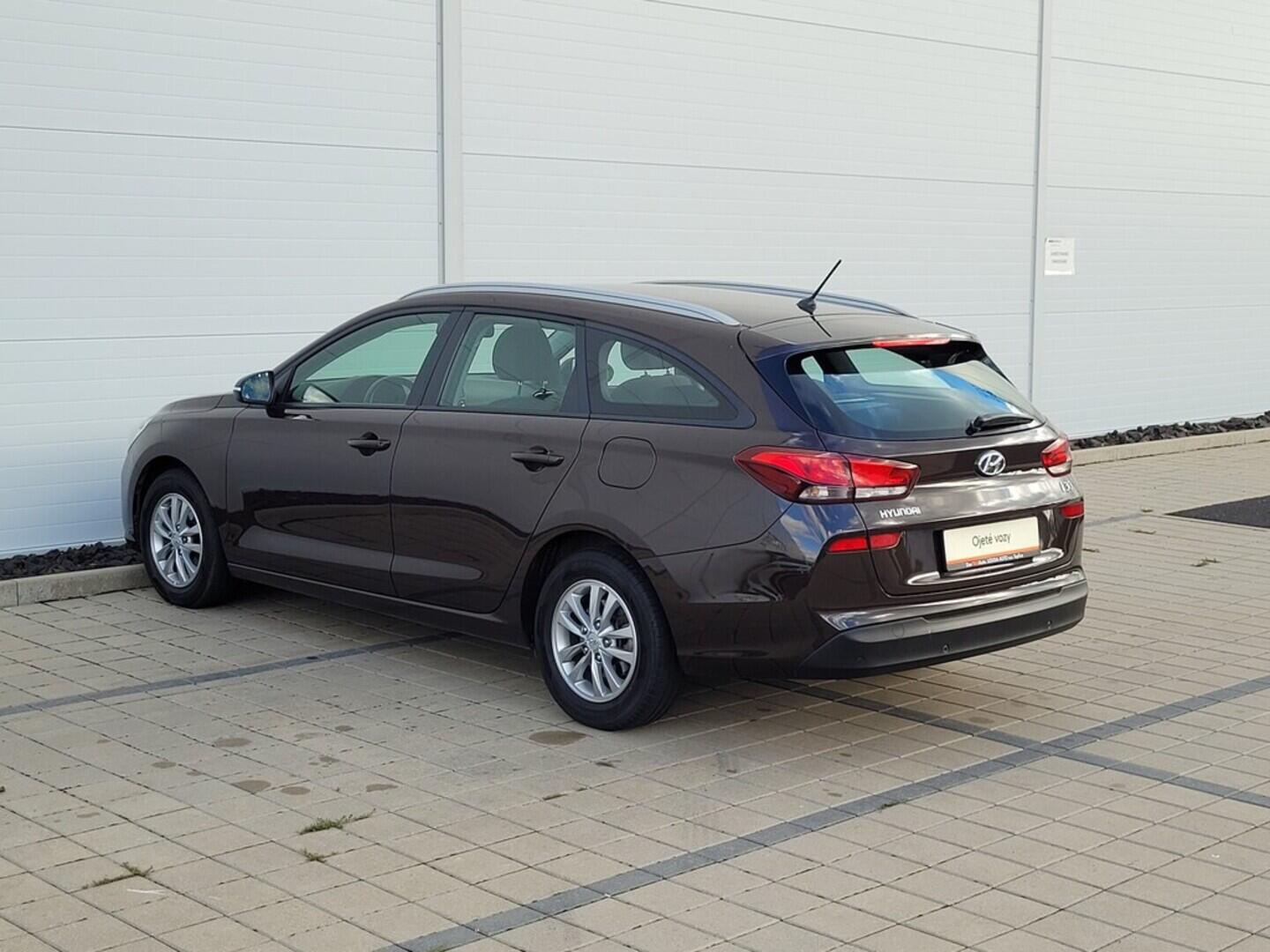 O619V07404_14.webp_I30 Trikolor 1.4 T-GDI 103 kW manuál