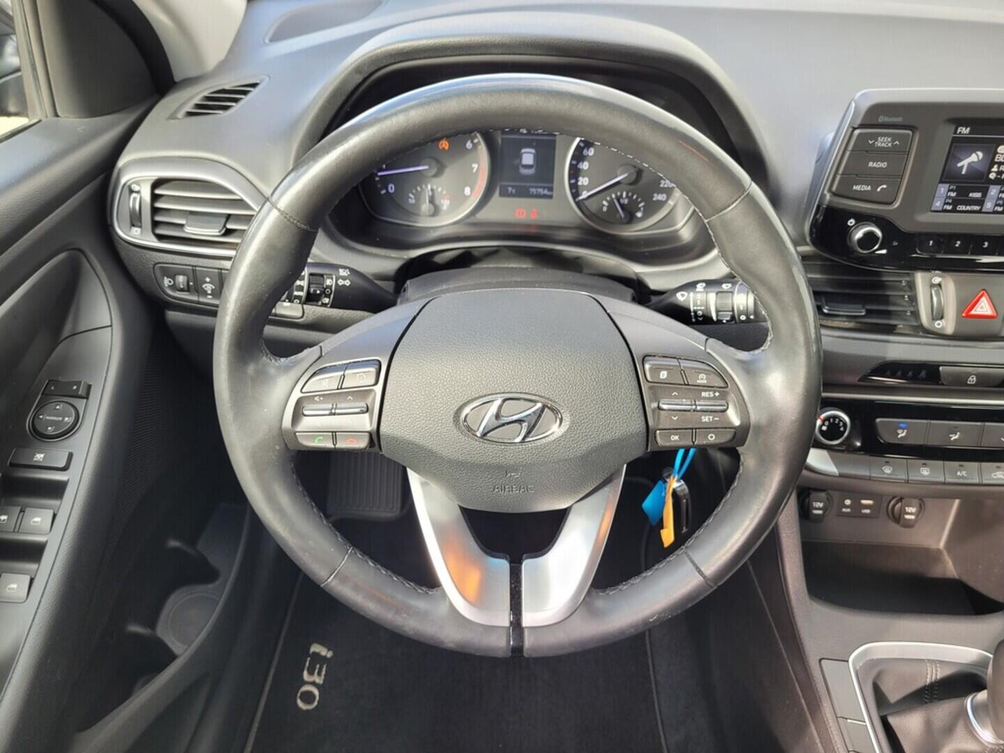 O619V07404_18.webp_I30 Trikolor 1.4 T-GDI 103 kW manuál