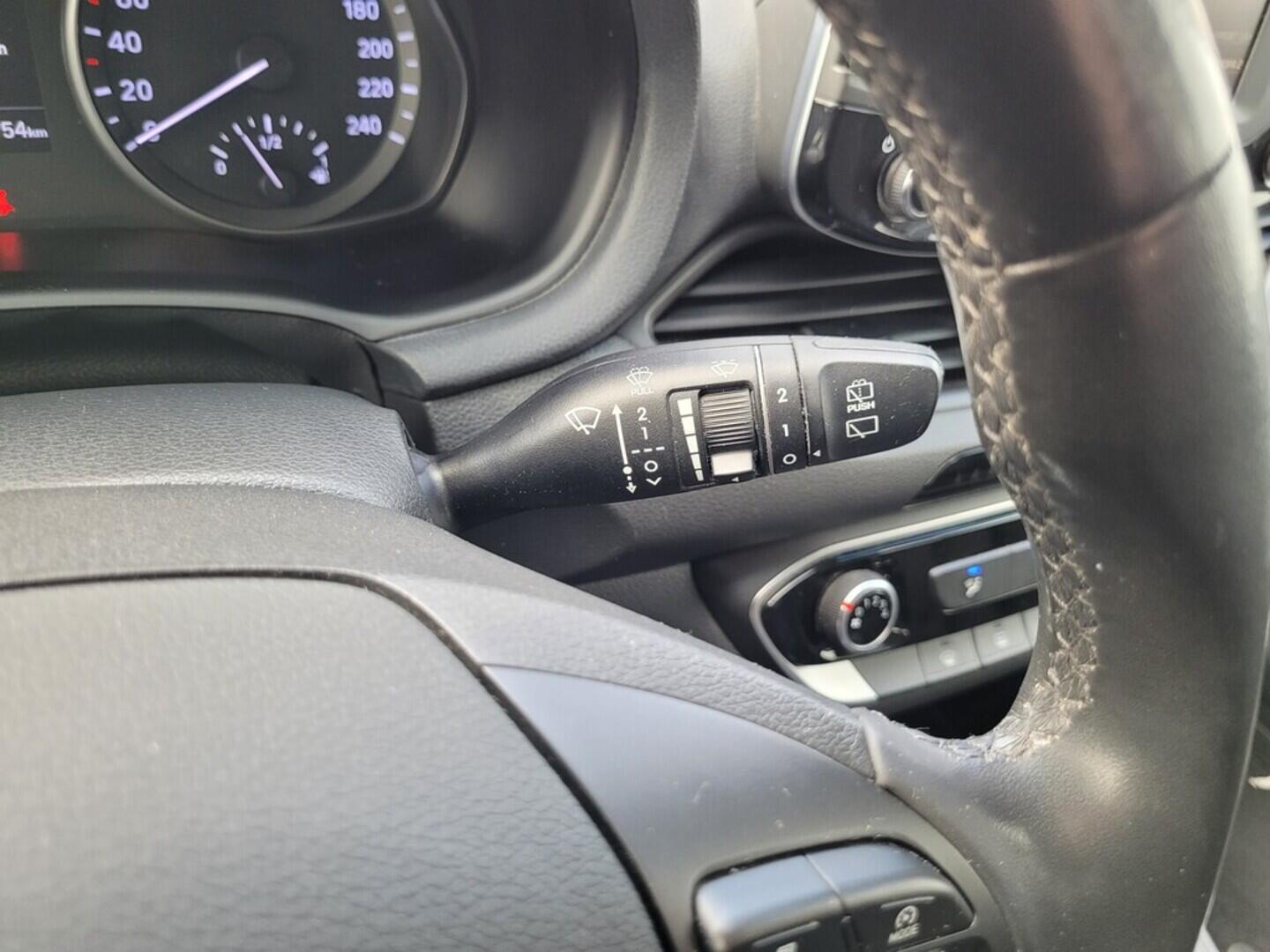 O619V07404_22.webp_I30 Trikolor 1.4 T-GDI 103 kW manuál