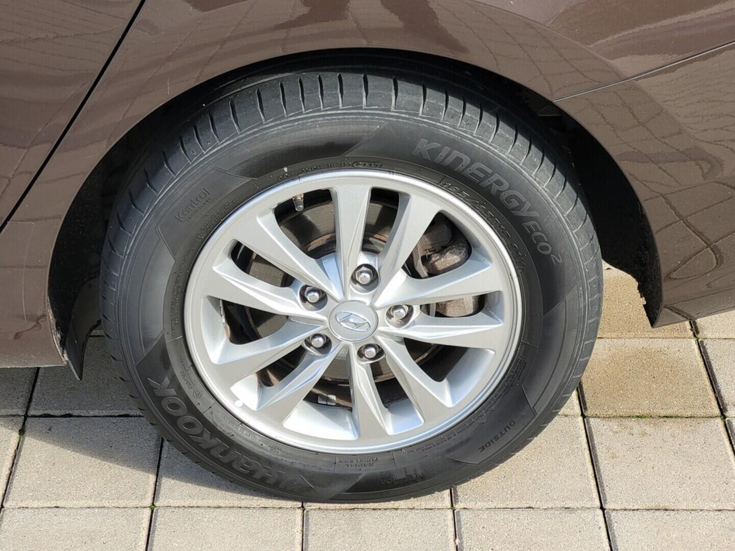 O619V07404_26.webp_I30 Trikolor 1.4 T-GDI 103 kW manuál