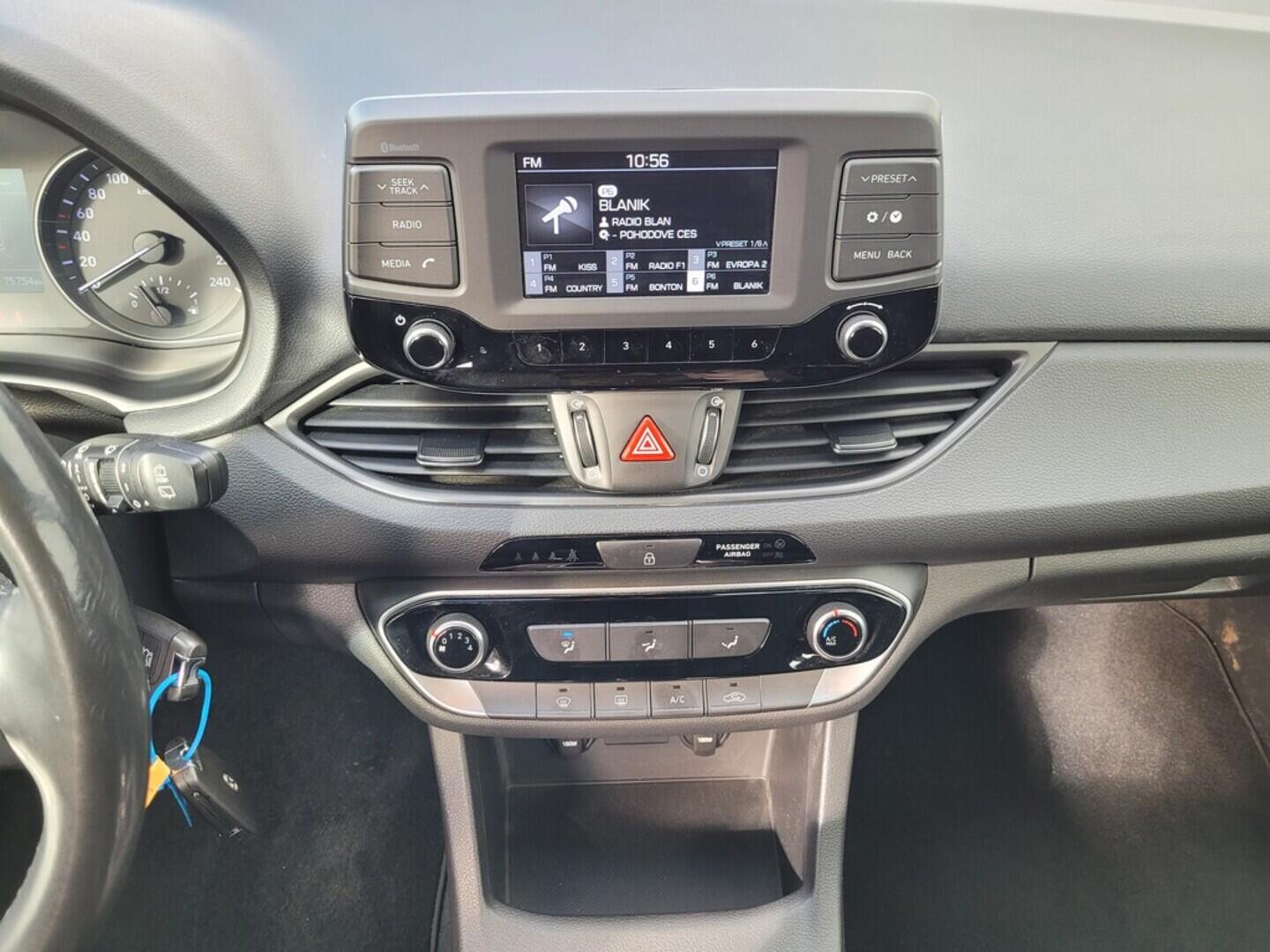 O619V07404_31.webp_I30 Trikolor 1.4 T-GDI 103 kW manuál