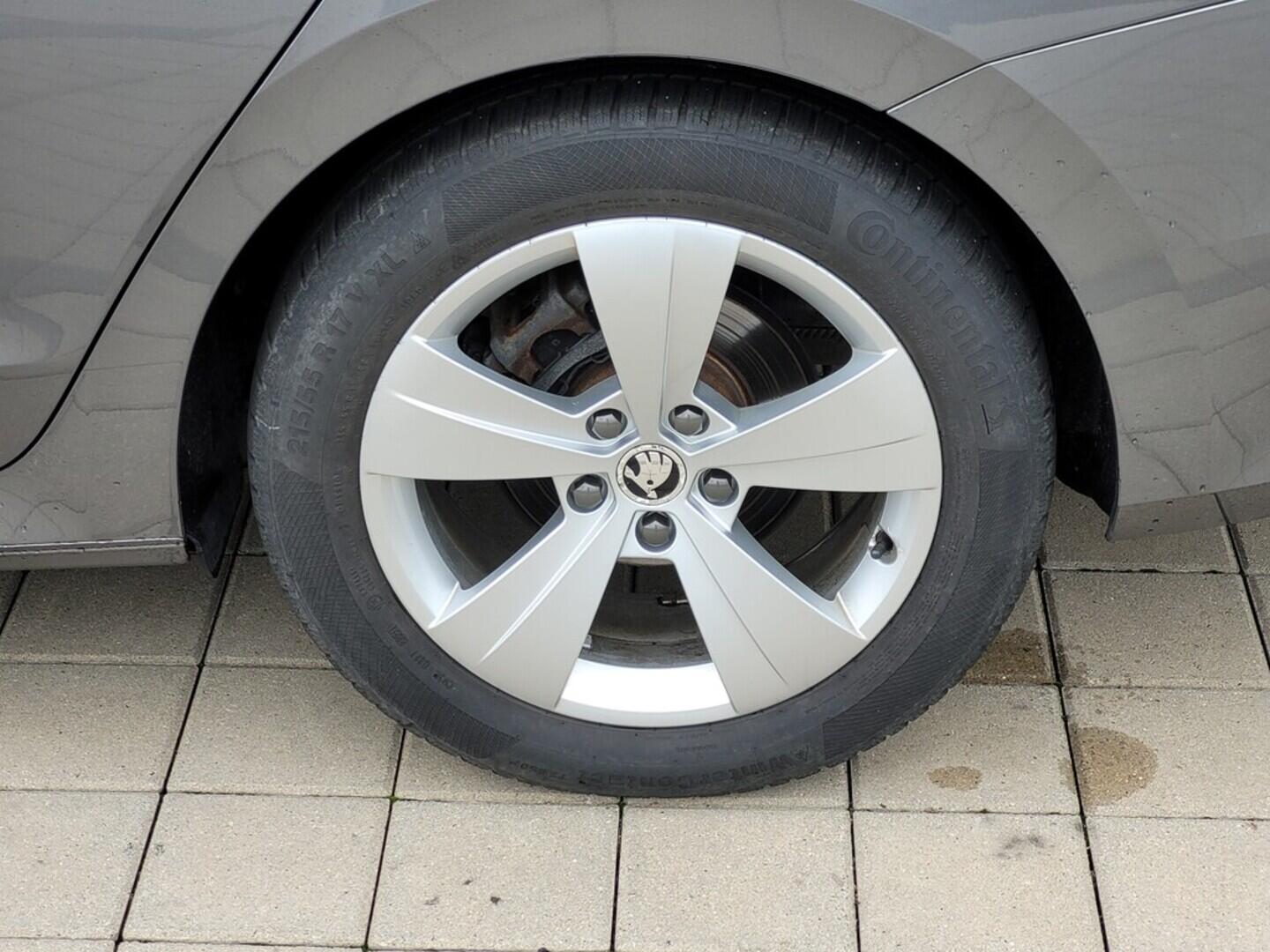 O619V07406_32.webp_OCTAVIA SportLine 2.0 TDI 110 kW automat, DPH