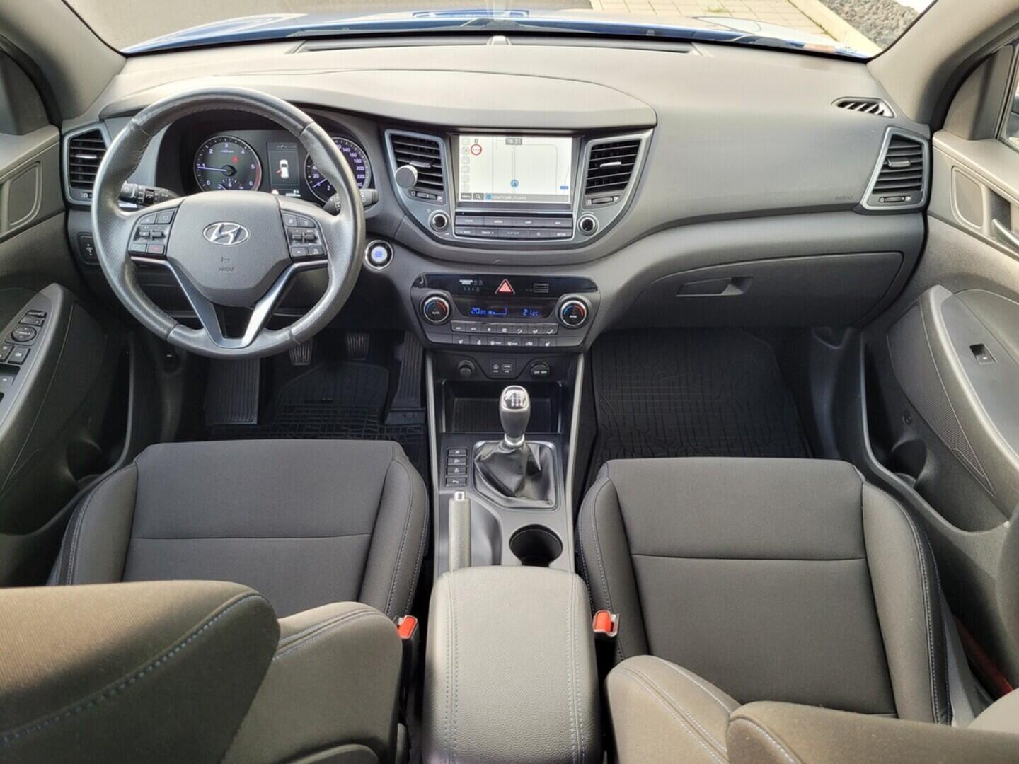 O619V07411_16.webp_TUCSON Style 2.0  100 kW manuál