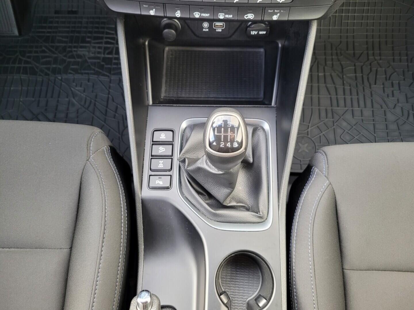 O619V07411_20.webp_TUCSON Style 2.0  100 kW manuál