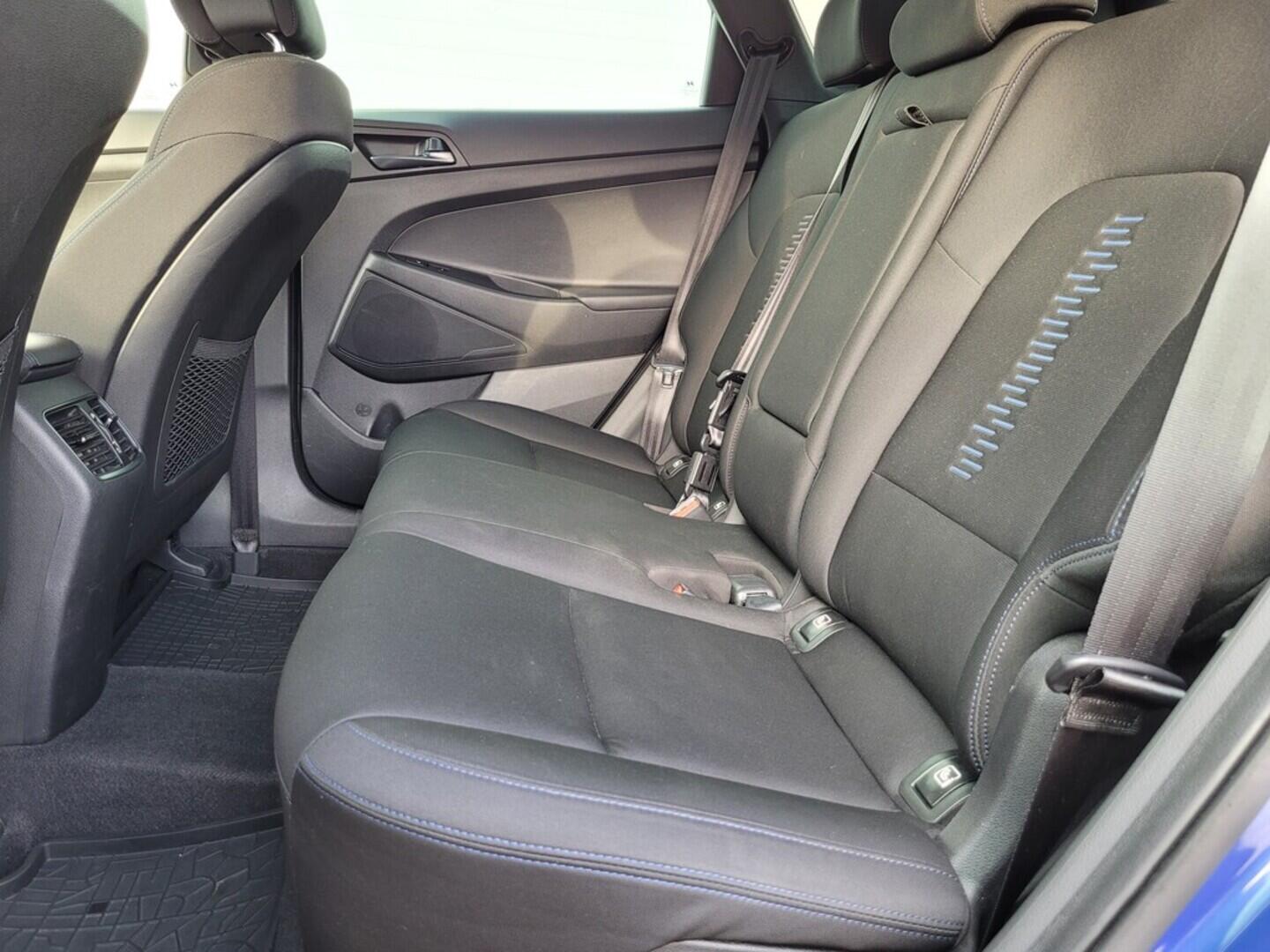 O619V07411_33.webp_TUCSON Style 2.0  100 kW manuál