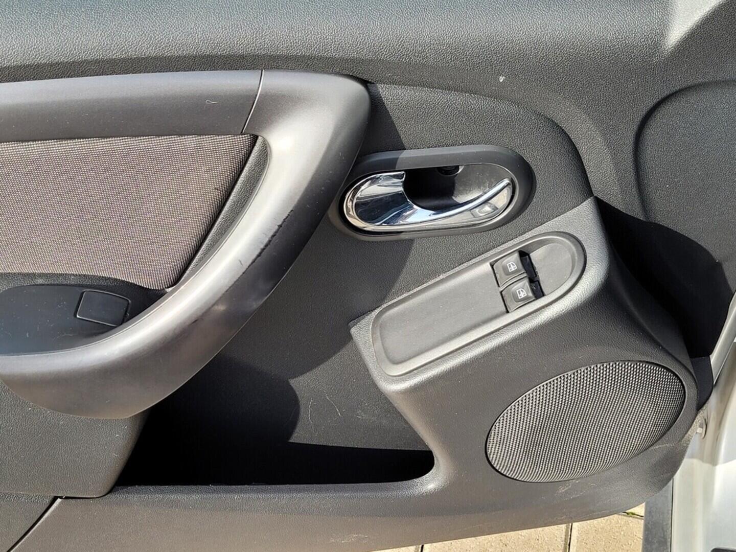 O619V07413_30.webp_DUSTER  1.6  84 kW manuál