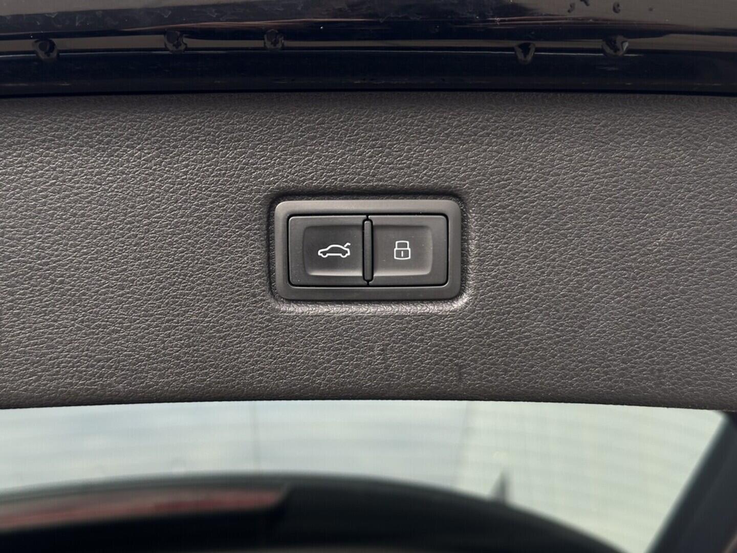O619V07416_33.webp_Q7 S-line 3.0 TDI 210 kW automat, DPH