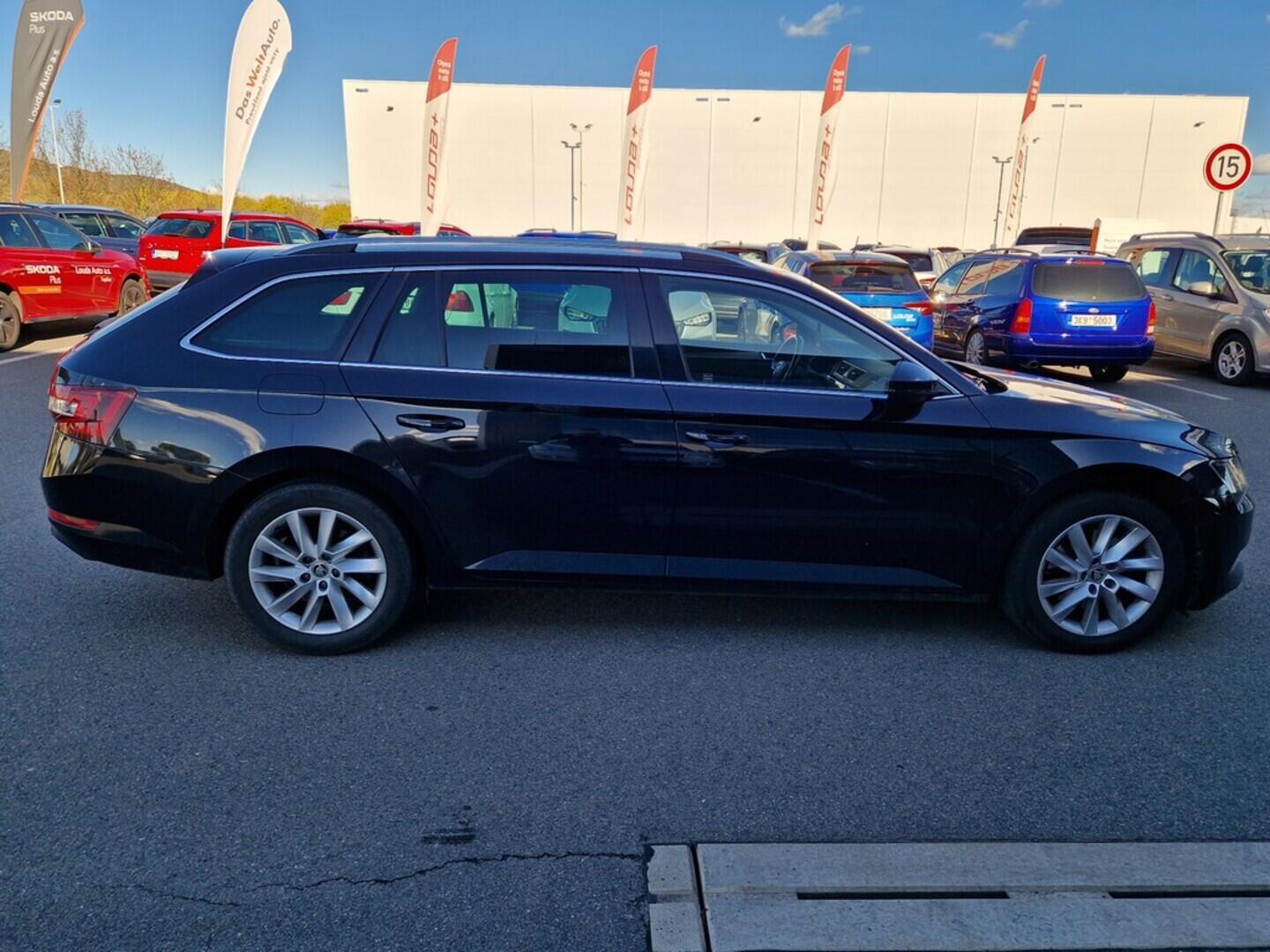 O619V07417_12.webp_SUPERB Style 2.0 TDI 110 kW automat