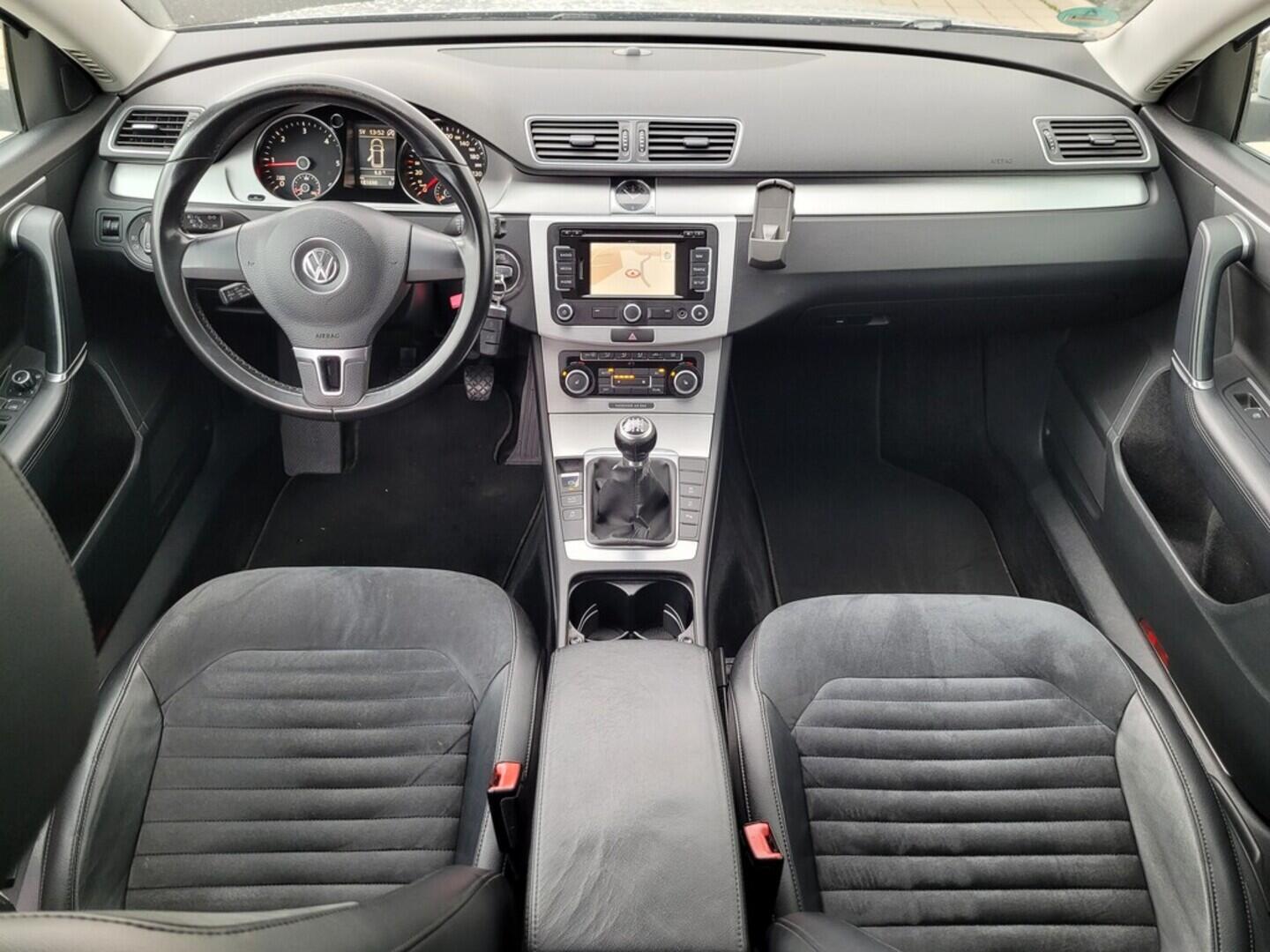 O619V07422_18.webp_PASSAT VARIANT Highline 2.0 TDI 103 kW manuál