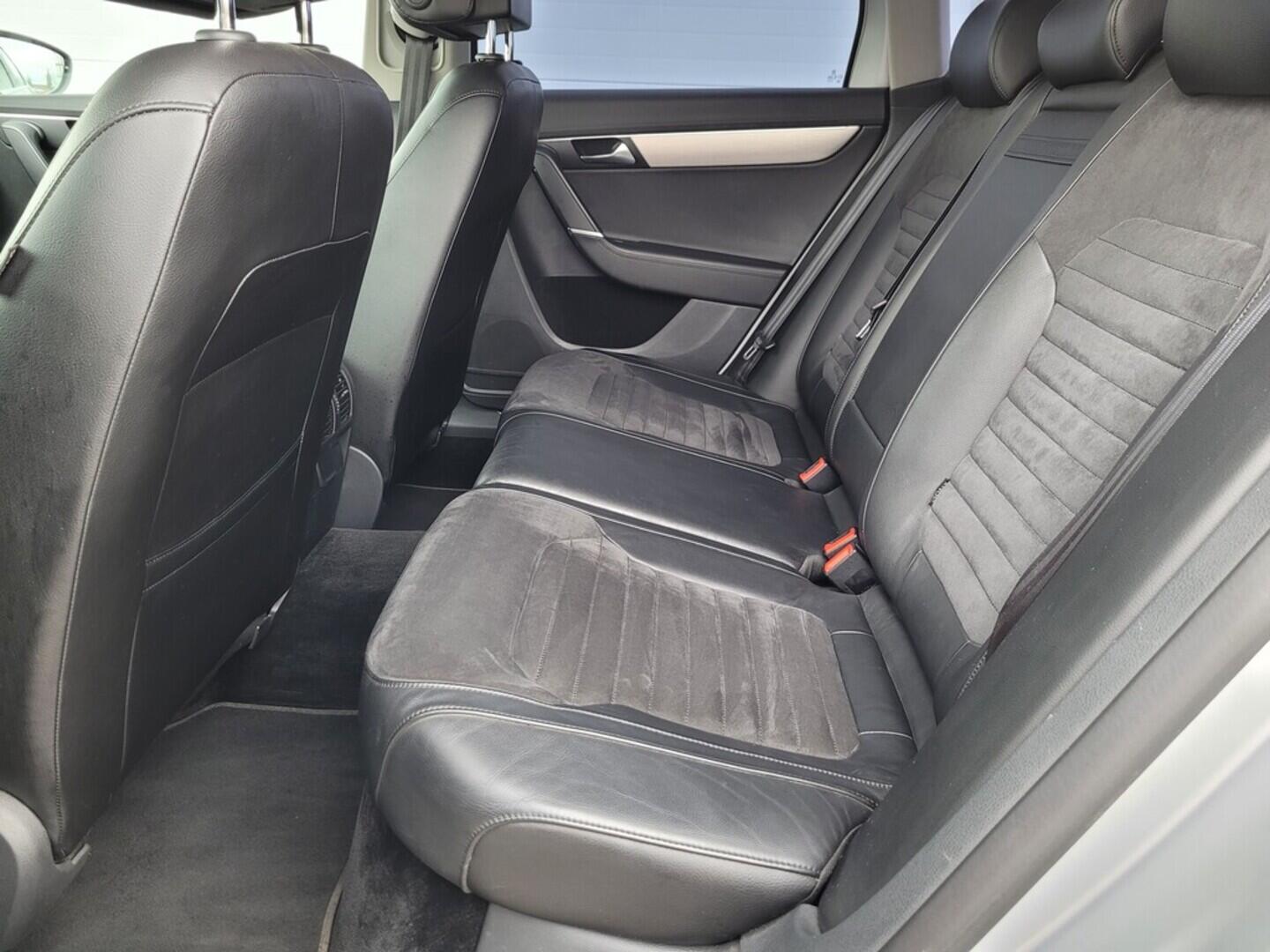 O619V07422_33.webp_PASSAT VARIANT Highline 2.0 TDI 103 kW manuál