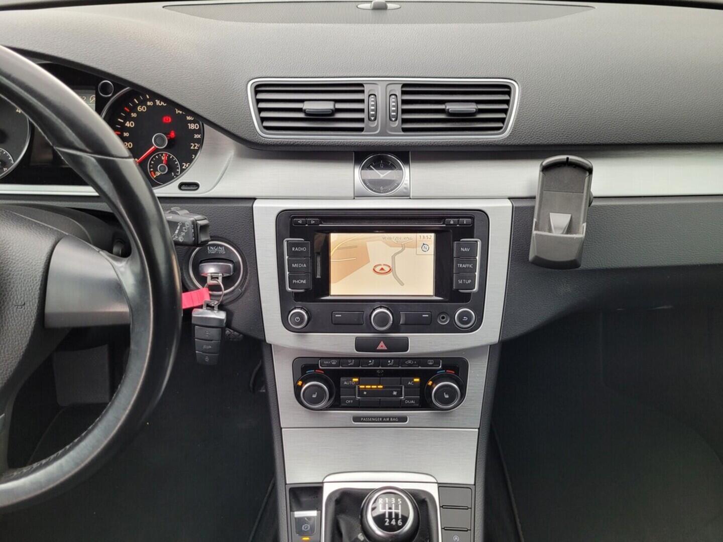 O619V07422_34.webp_PASSAT VARIANT Highline 2.0 TDI 103 kW manuál