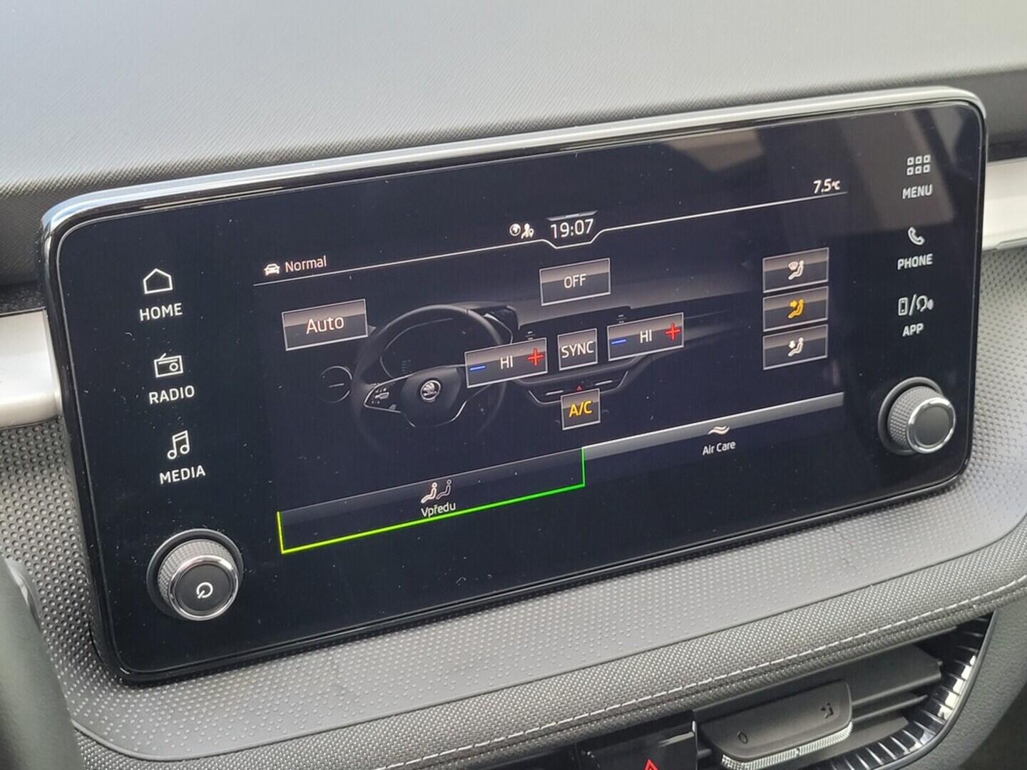 O619V07431_25.webp_FABIA Top Selection 1.0 TSI 85 kW automat, DPH