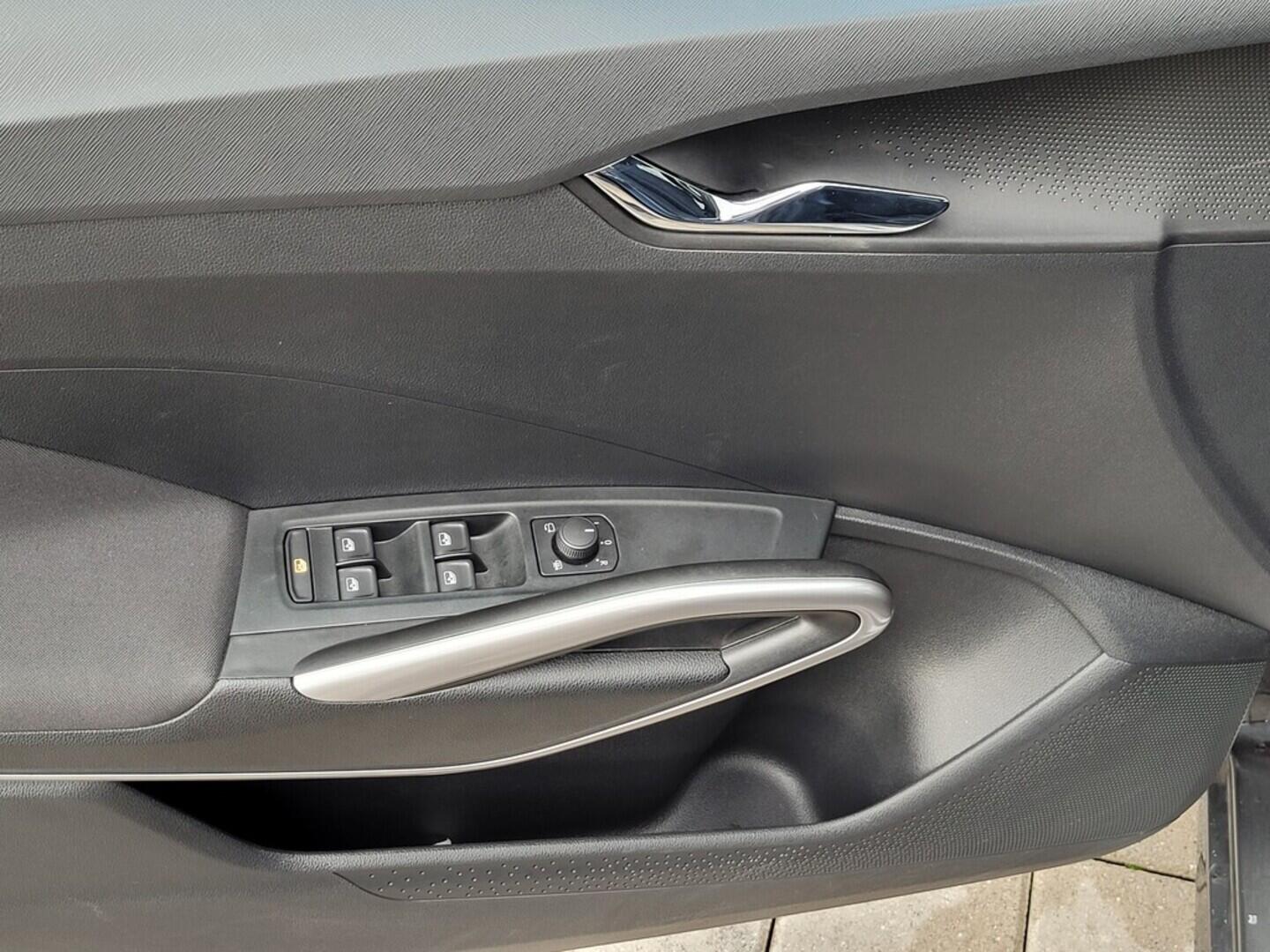 O619V07431_30.webp_FABIA Top Selection 1.0 TSI 85 kW automat, DPH