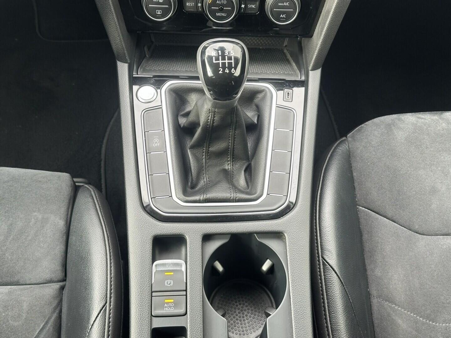 O619V07432_25.webp_ARTEON Elegance 2.0 TDI 110 kW manuál