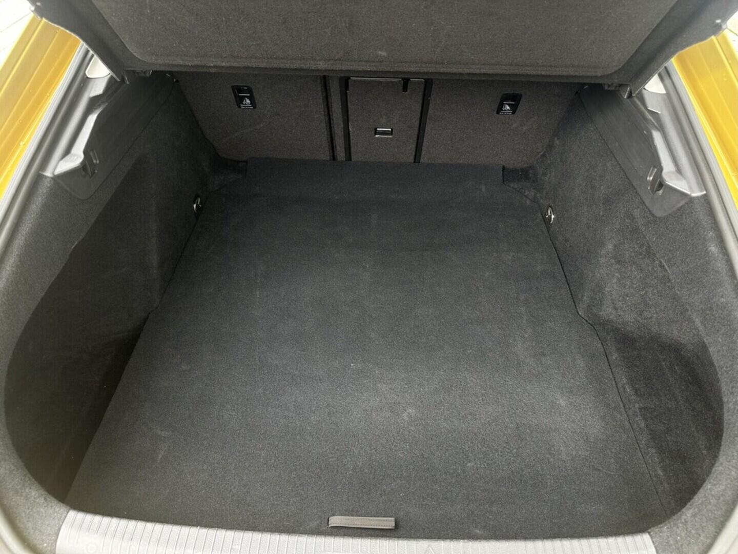 O619V07432_33.webp_ARTEON Elegance 2.0 TDI 110 kW manuál