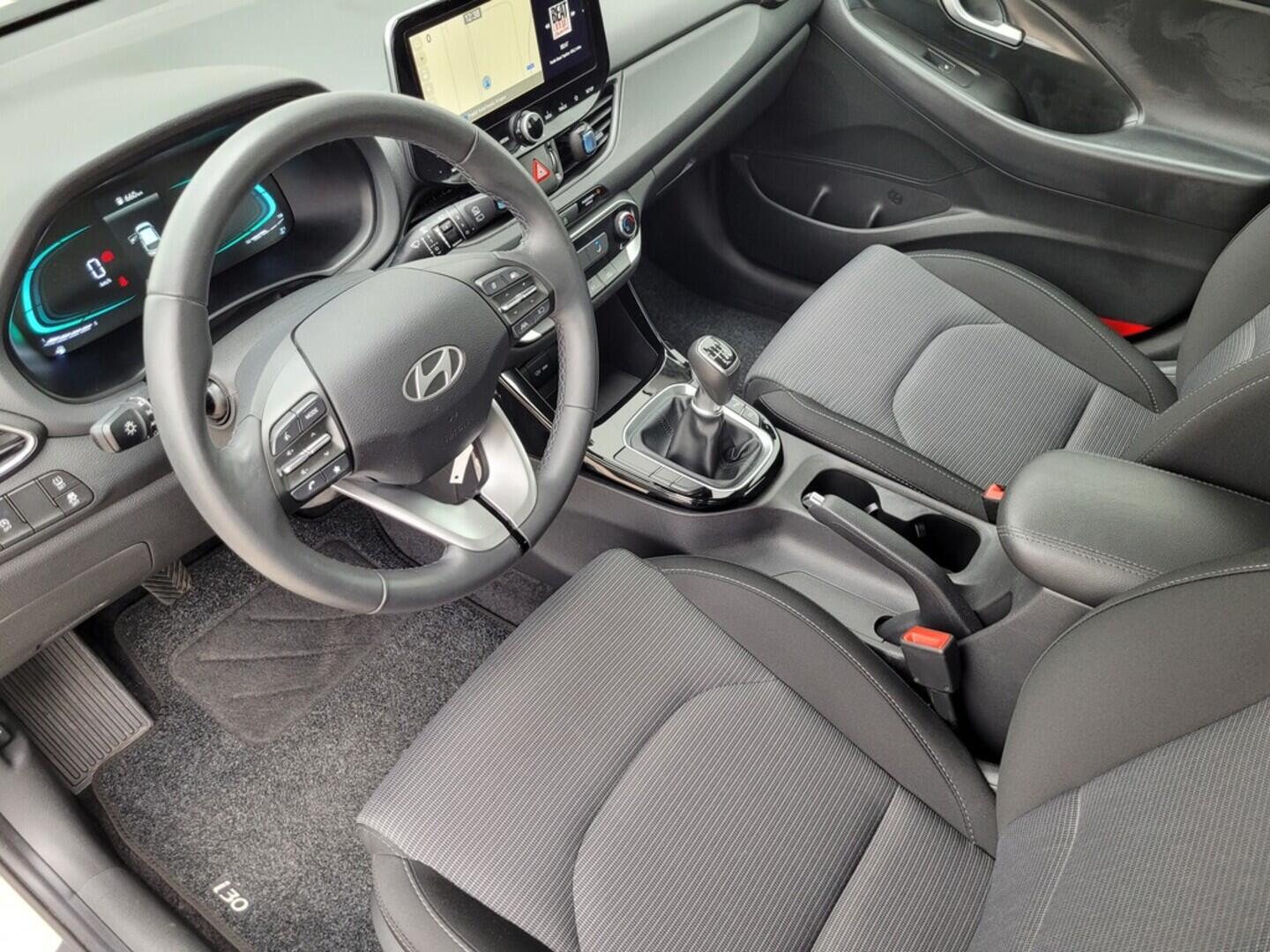 O619V07435_24.webp_I30 WG MY25  Smart 1,5i  1.5 DPI 70 kW manuál, DPH