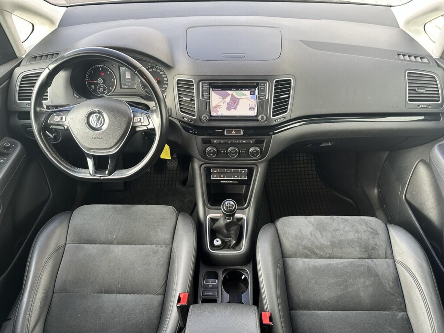 O619V07437_18.webp_SHARAN Highline 4Motion 2.0 TDI 110 kW manuál