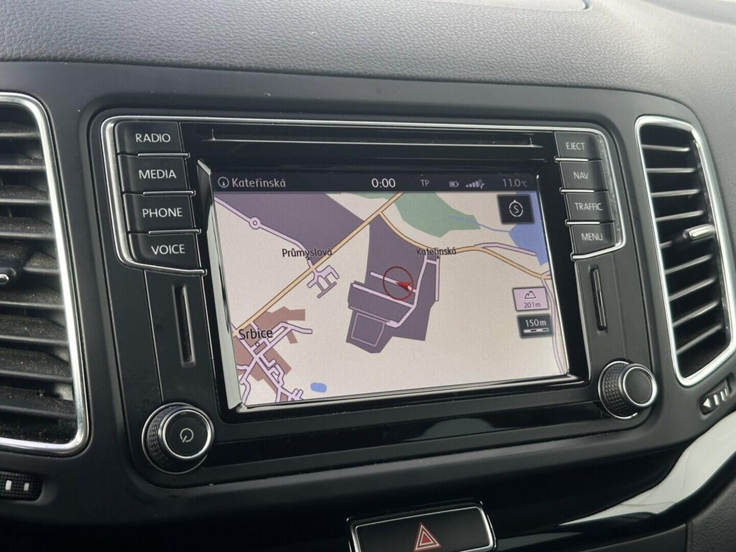 O619V07437_24.webp_SHARAN Highline 4Motion 2.0 TDI 110 kW manuál