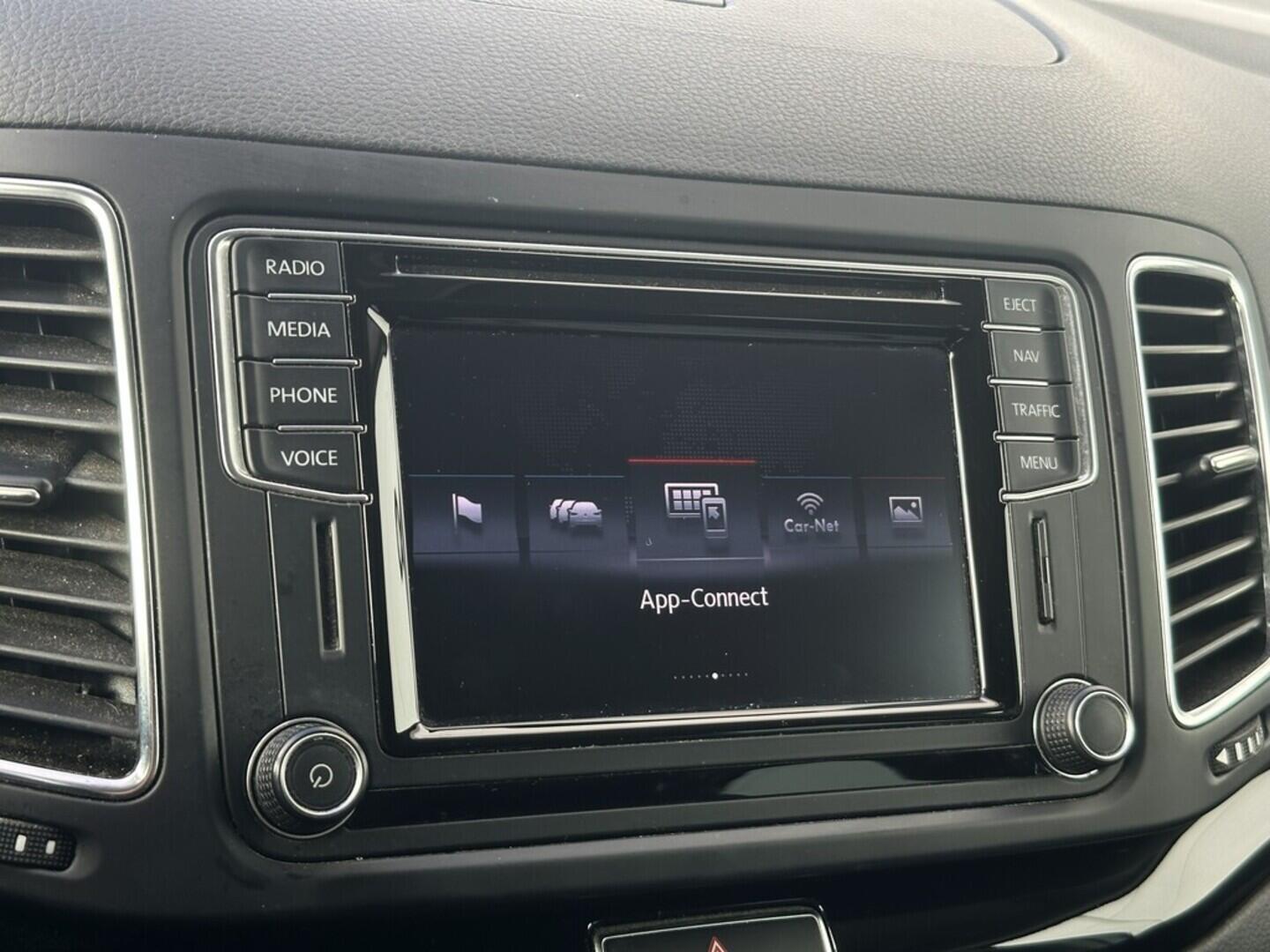 O619V07437_25.webp_SHARAN Highline 4Motion 2.0 TDI 110 kW manuál